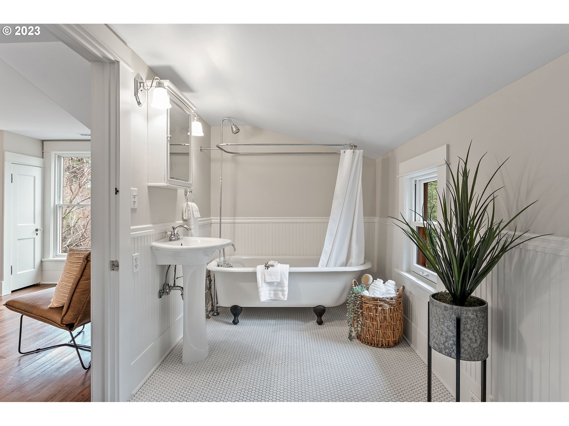 4340 SE JOHNSON CREEK BLVD