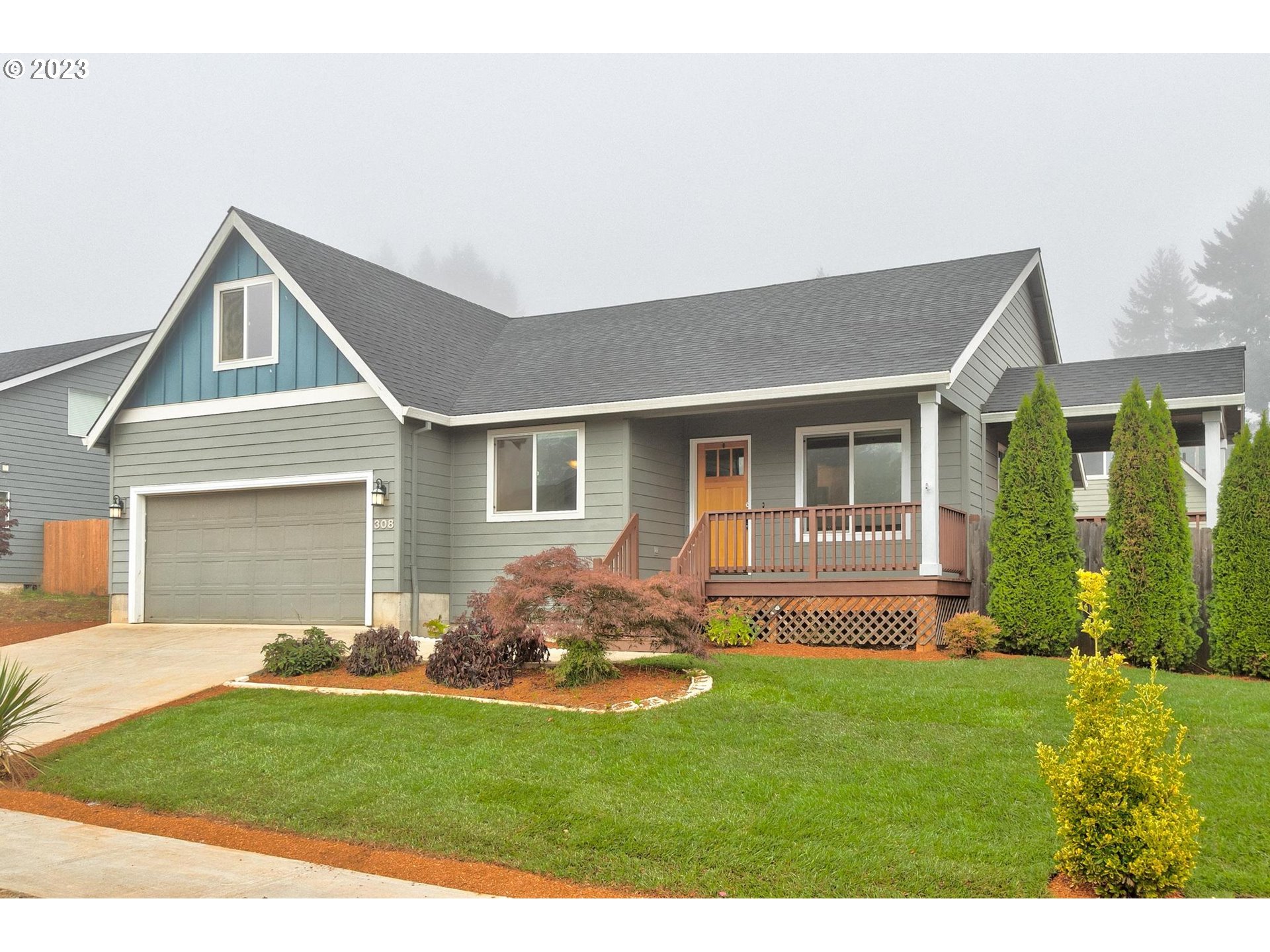 308 NW PACIFIC HILLS DR