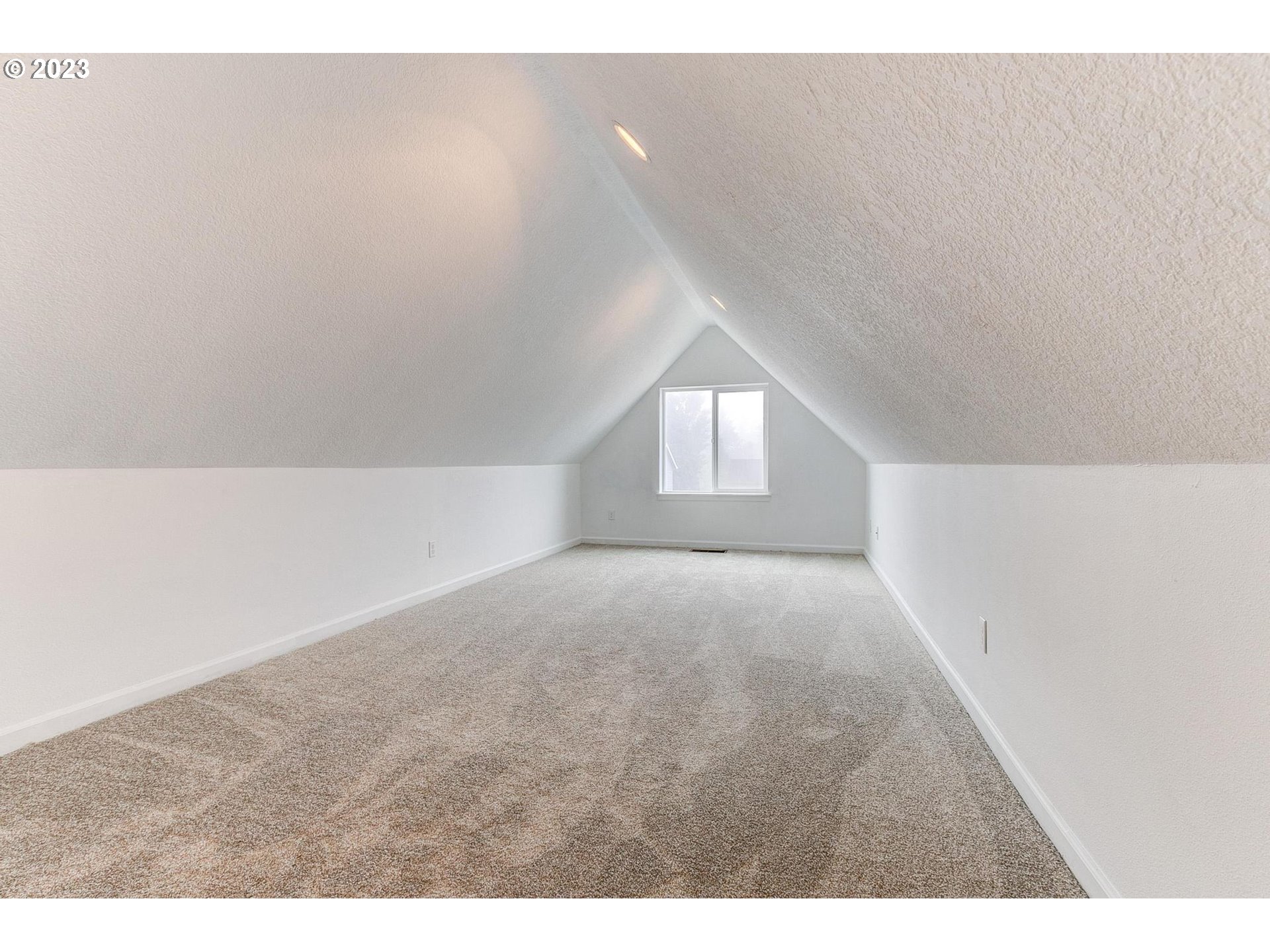 308 NW PACIFIC HILLS DR