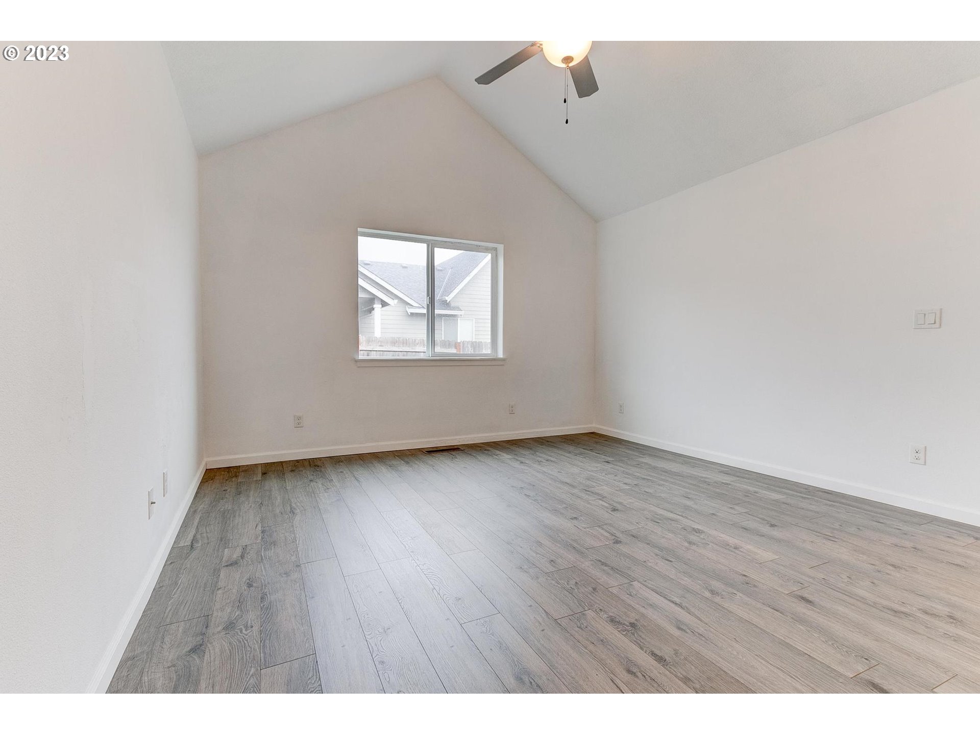 308 NW PACIFIC HILLS DR