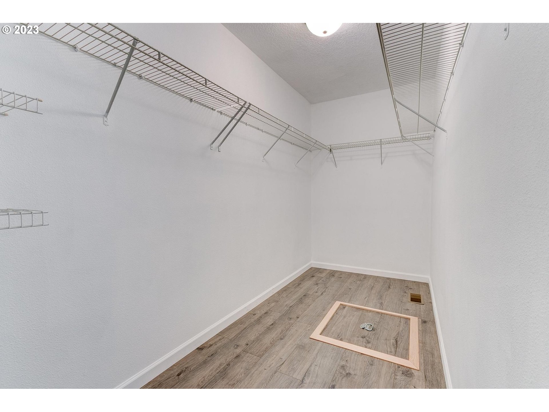 308 NW PACIFIC HILLS DR