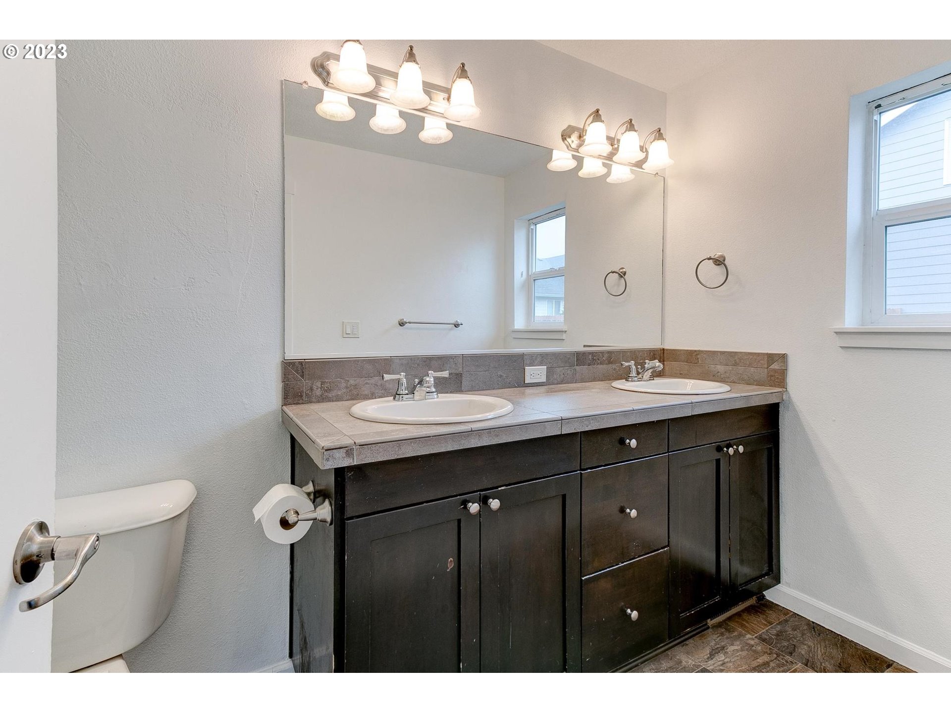 308 NW PACIFIC HILLS DR