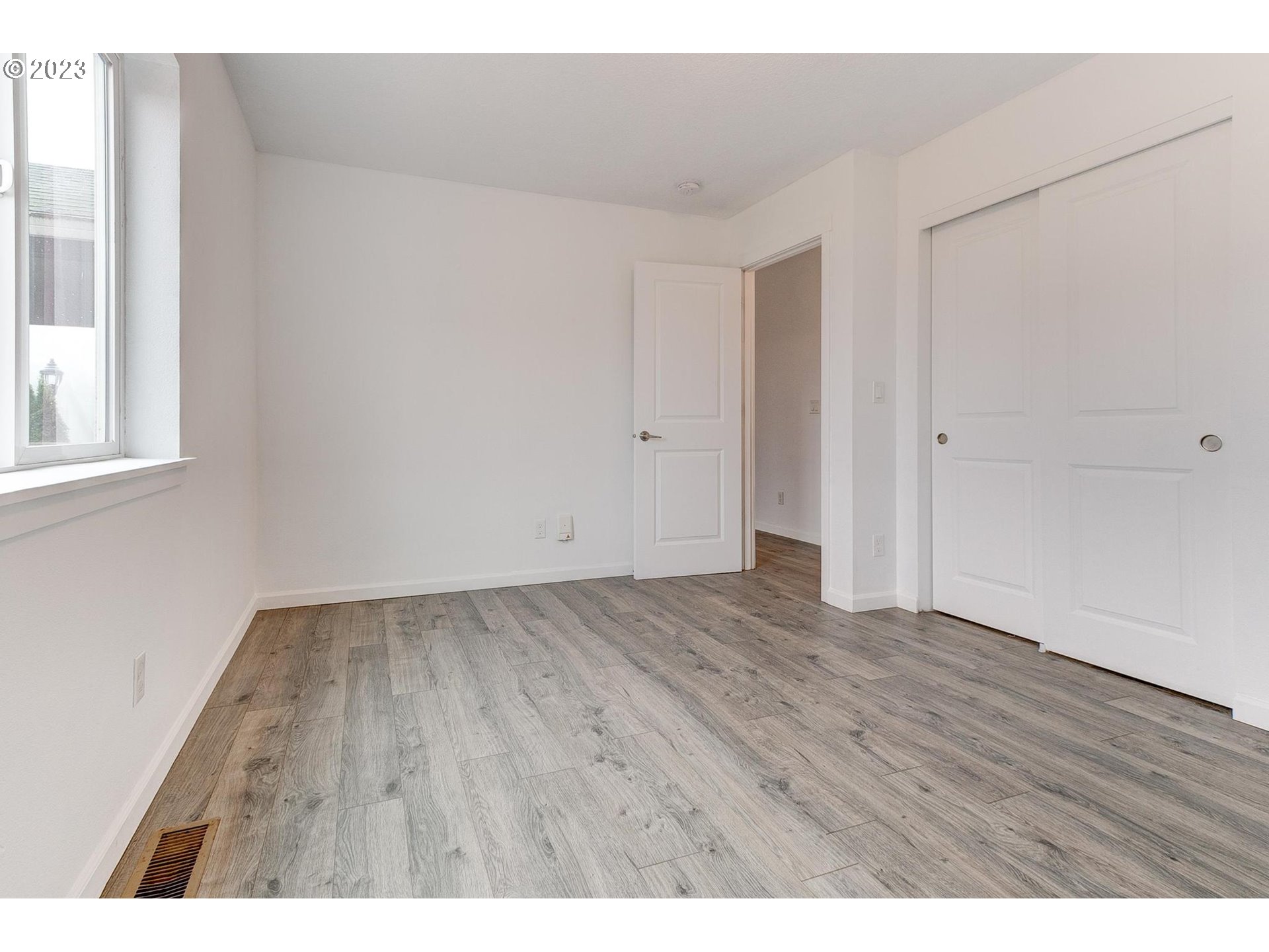 308 NW PACIFIC HILLS DR