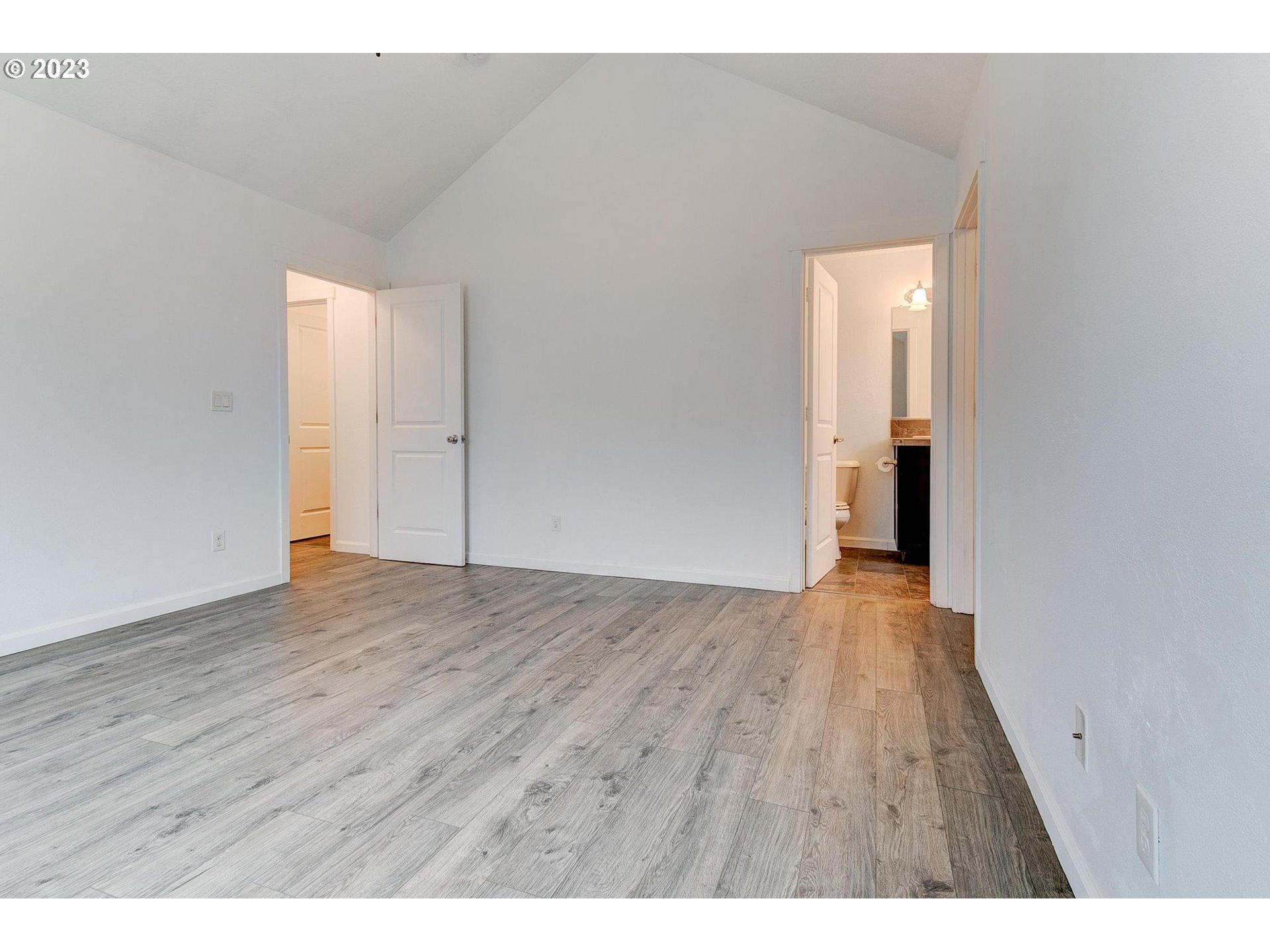 308 NW PACIFIC HILLS DR