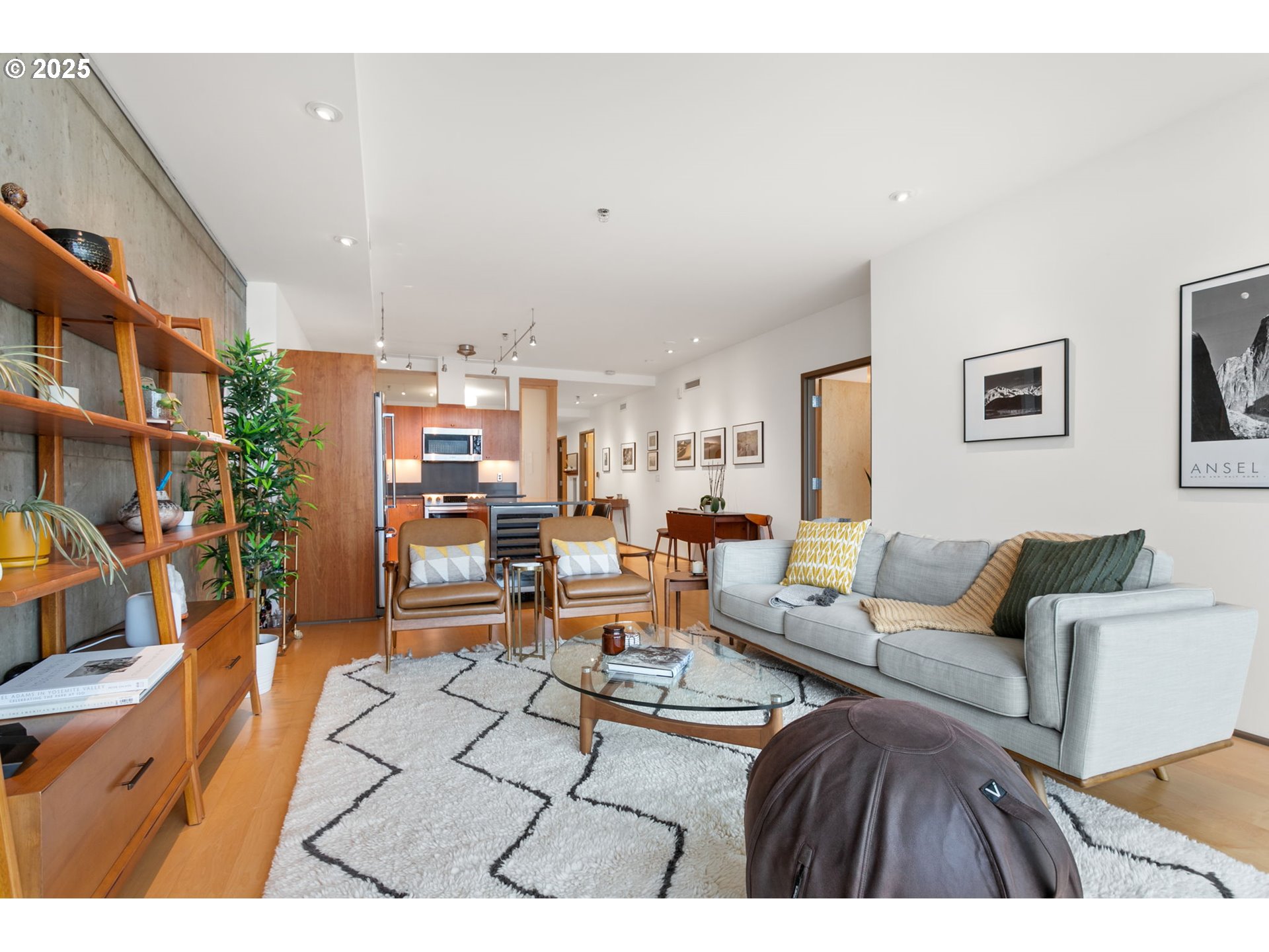 1221 SW 10TH AVE 1412