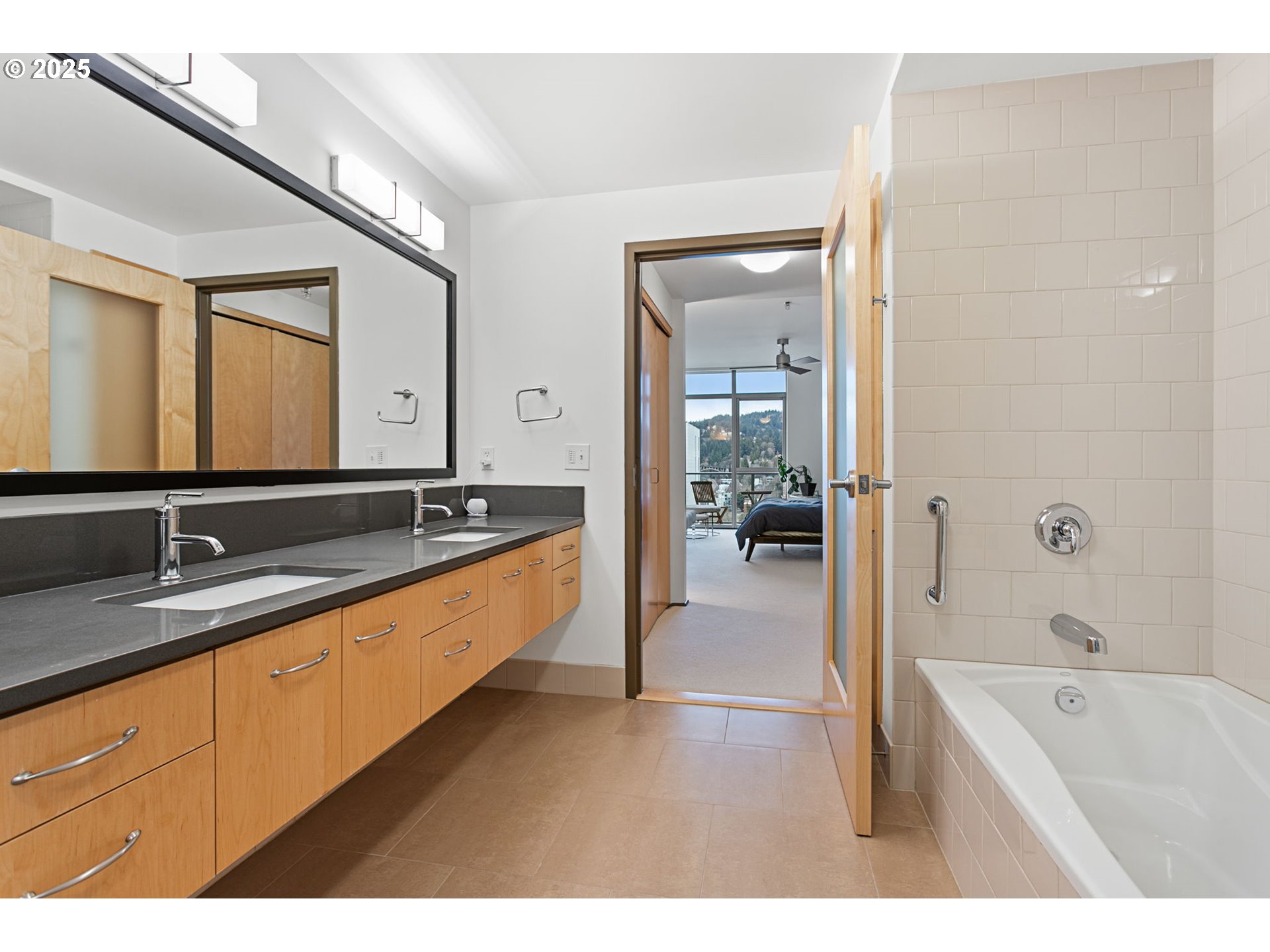 1221 SW 10TH AVE 1412