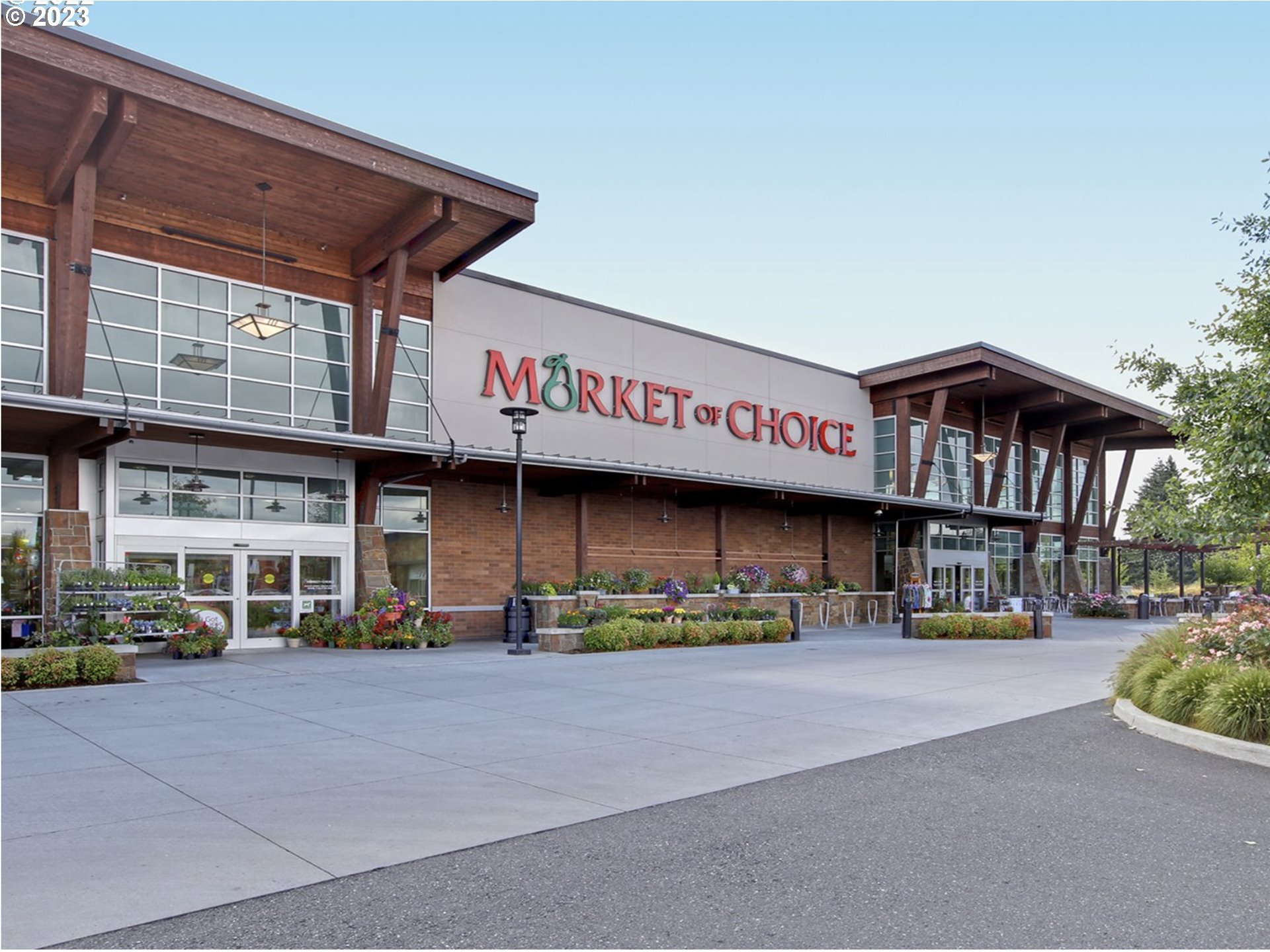 715 NW FALLING WATERS LN 102