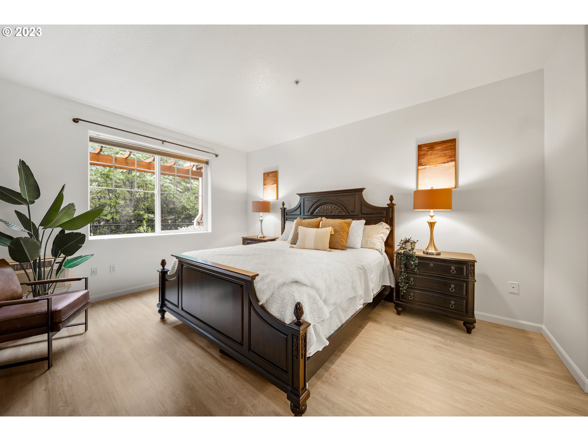 715 NW FALLING WATERS LN 102