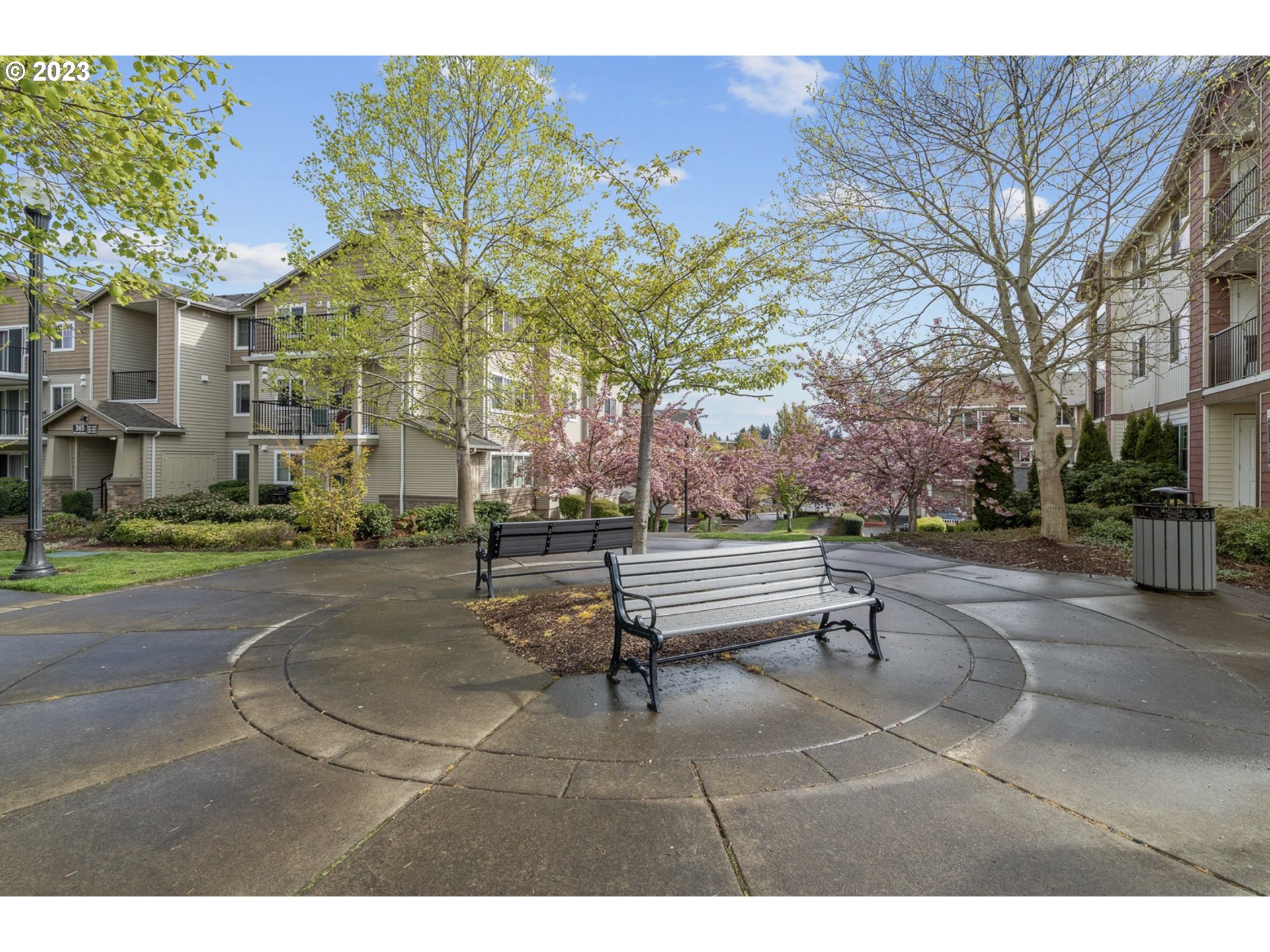 715 NW FALLING WATERS LN 102