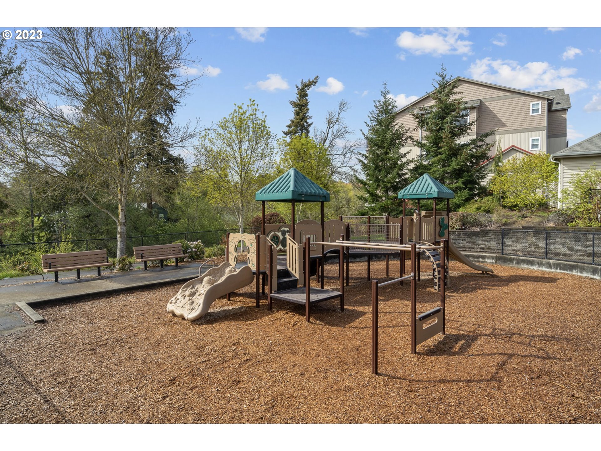 715 NW FALLING WATERS LN 102