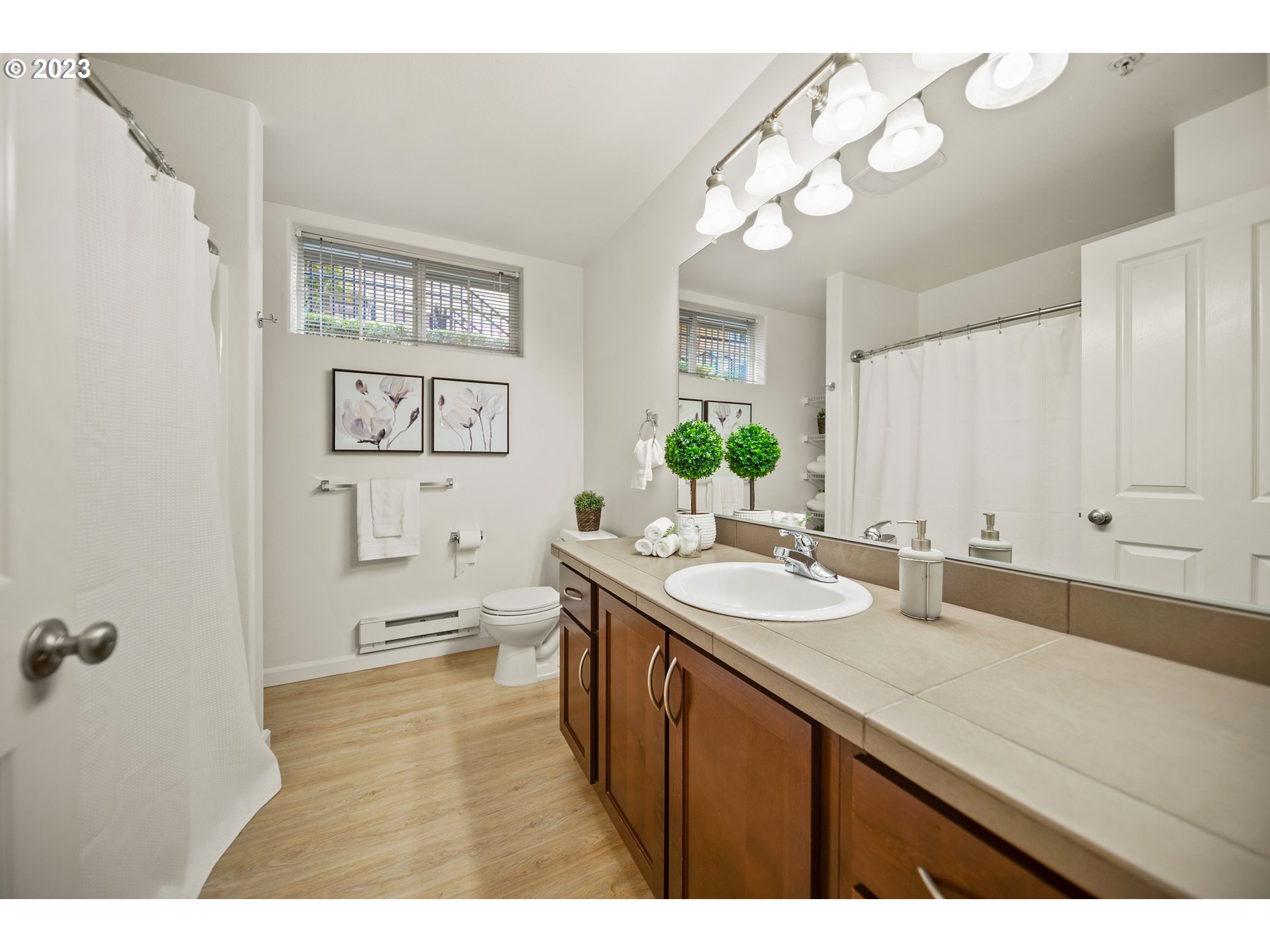 715 NW FALLING WATERS LN 102