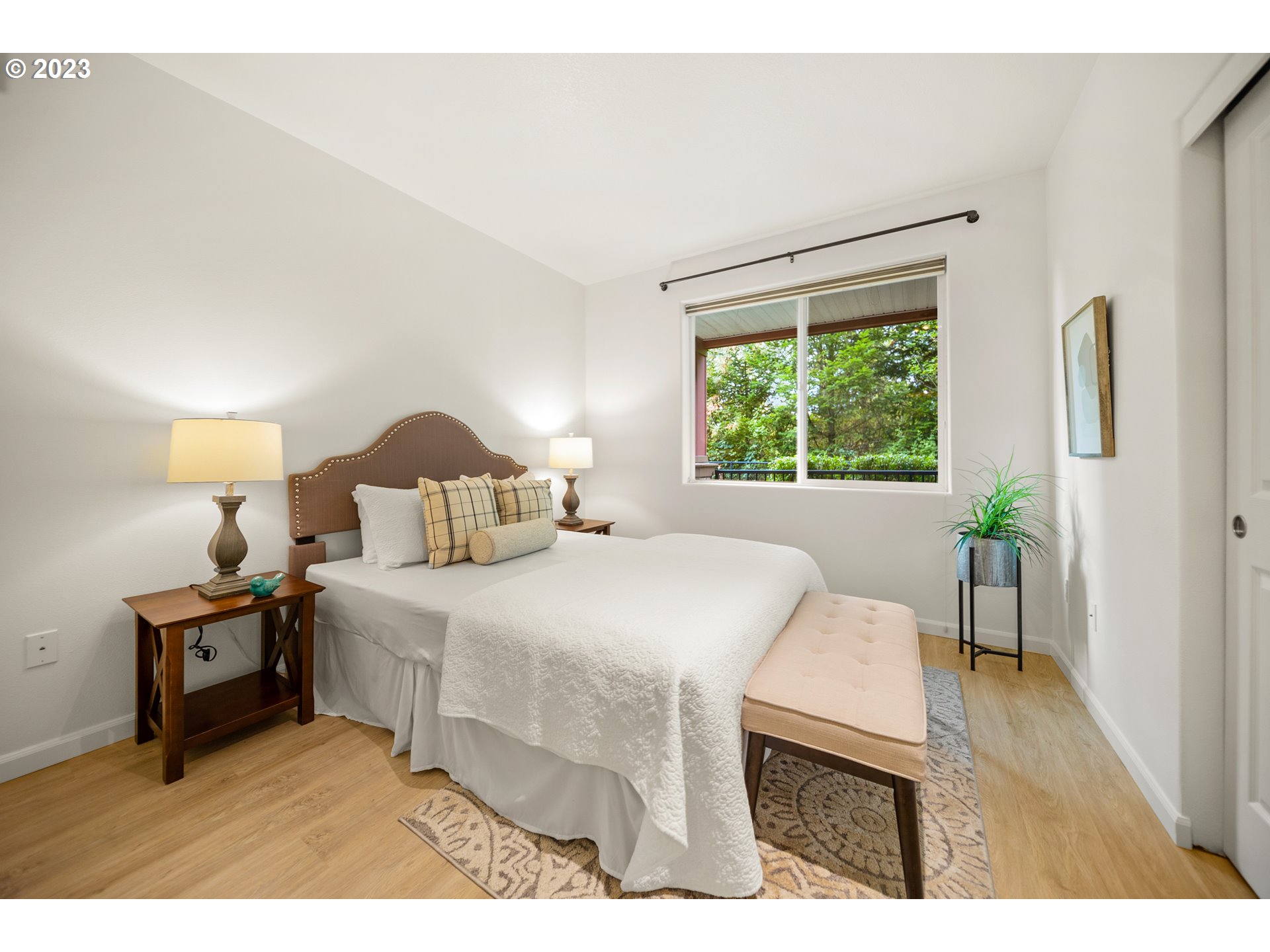 715 NW FALLING WATERS LN 102