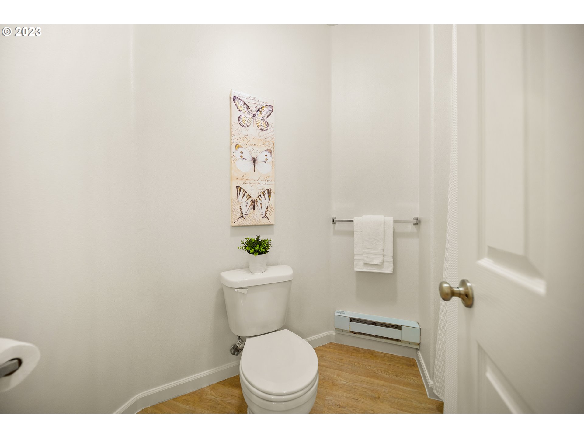 715 NW FALLING WATERS LN 102