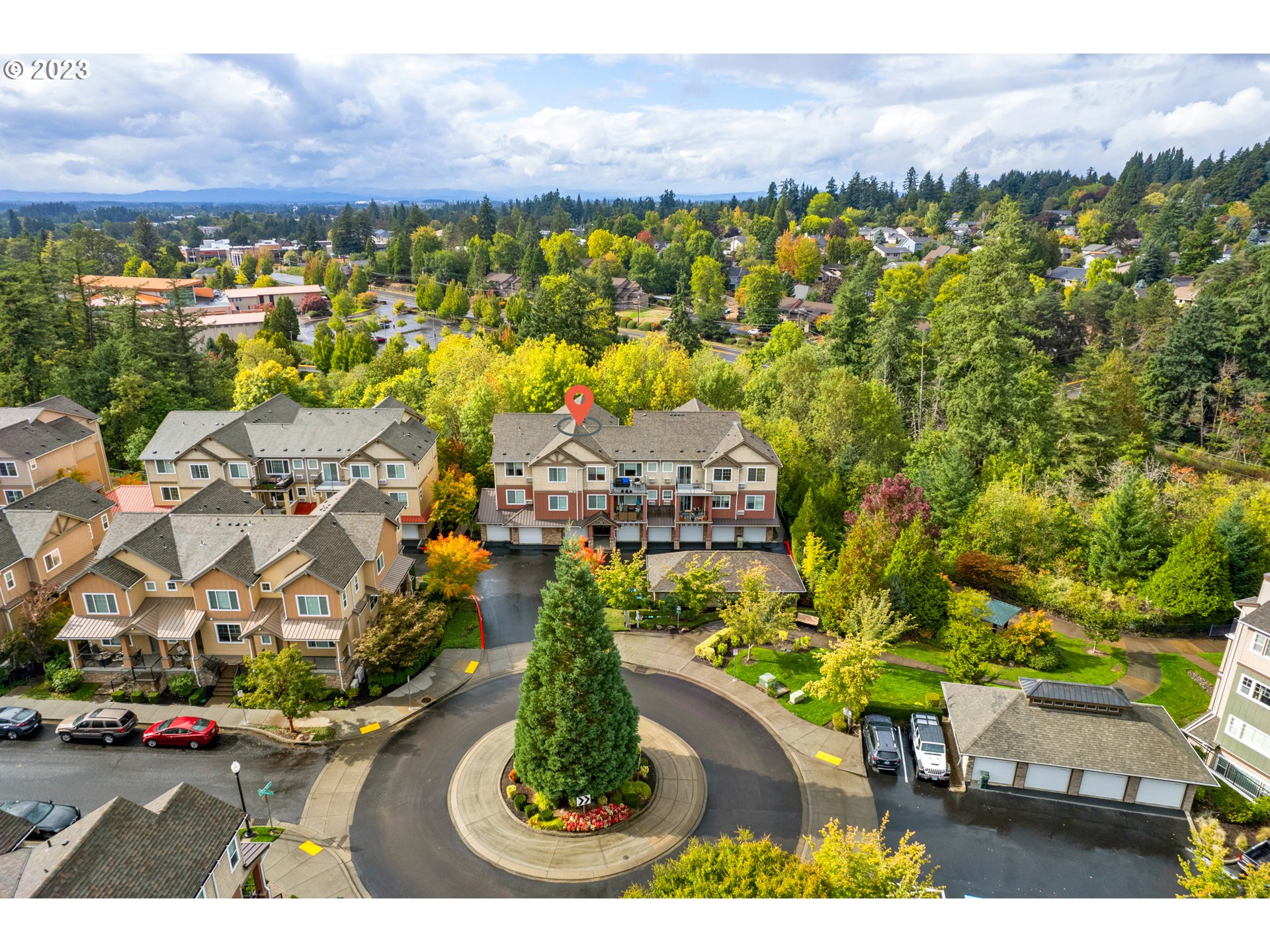 715 NW FALLING WATERS LN 102