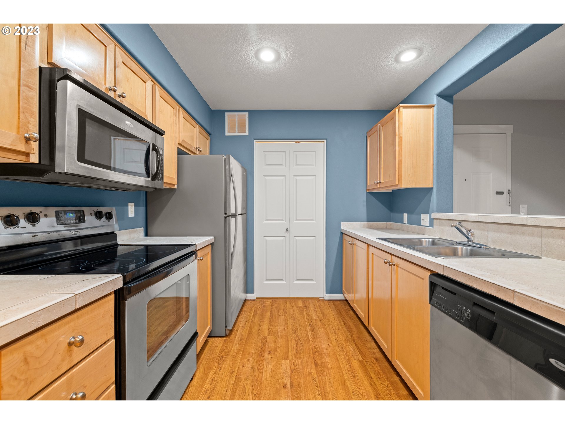 770 NW 185TH AVE 103