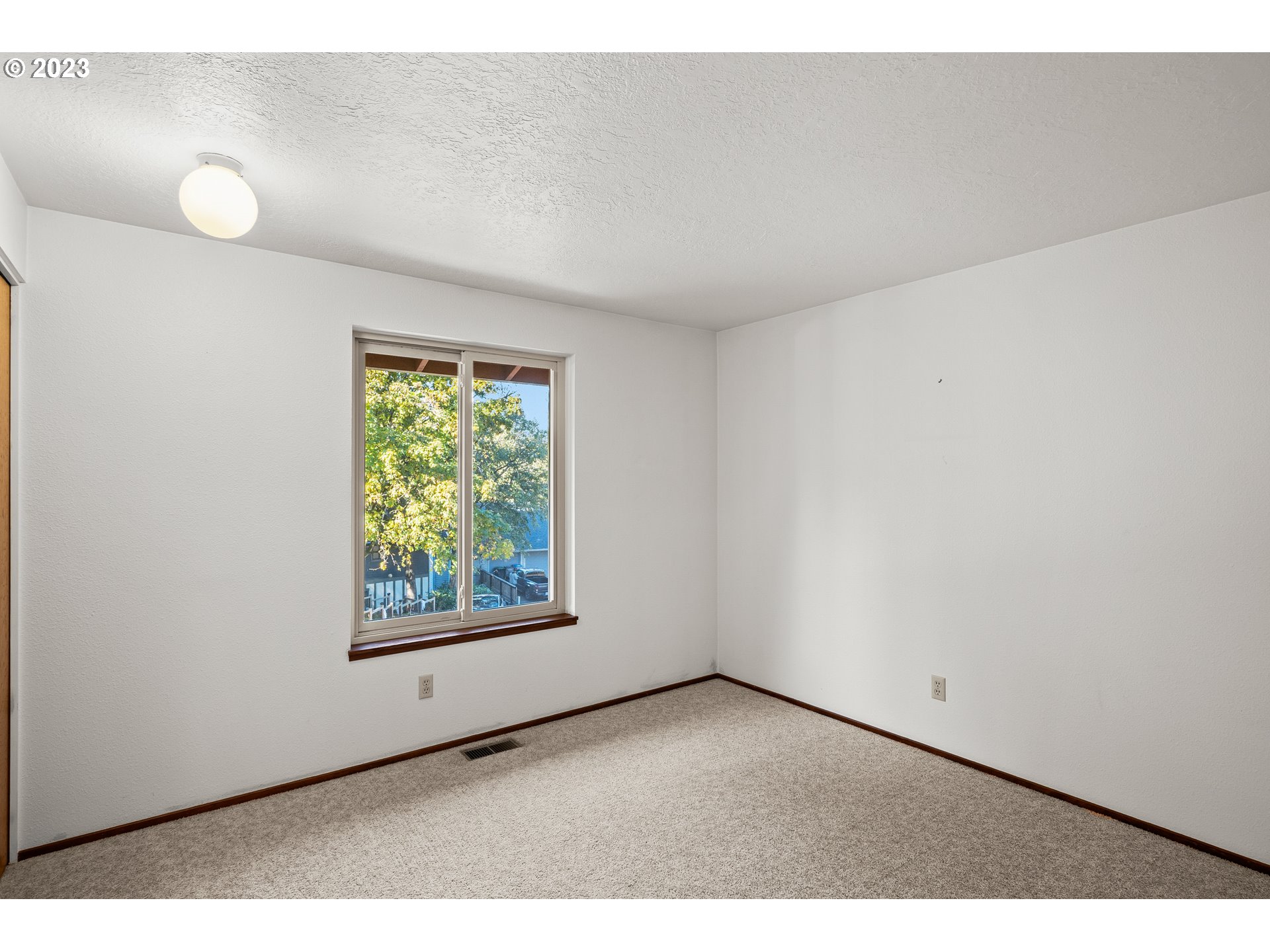 11695 SW FAIRVIEW LN