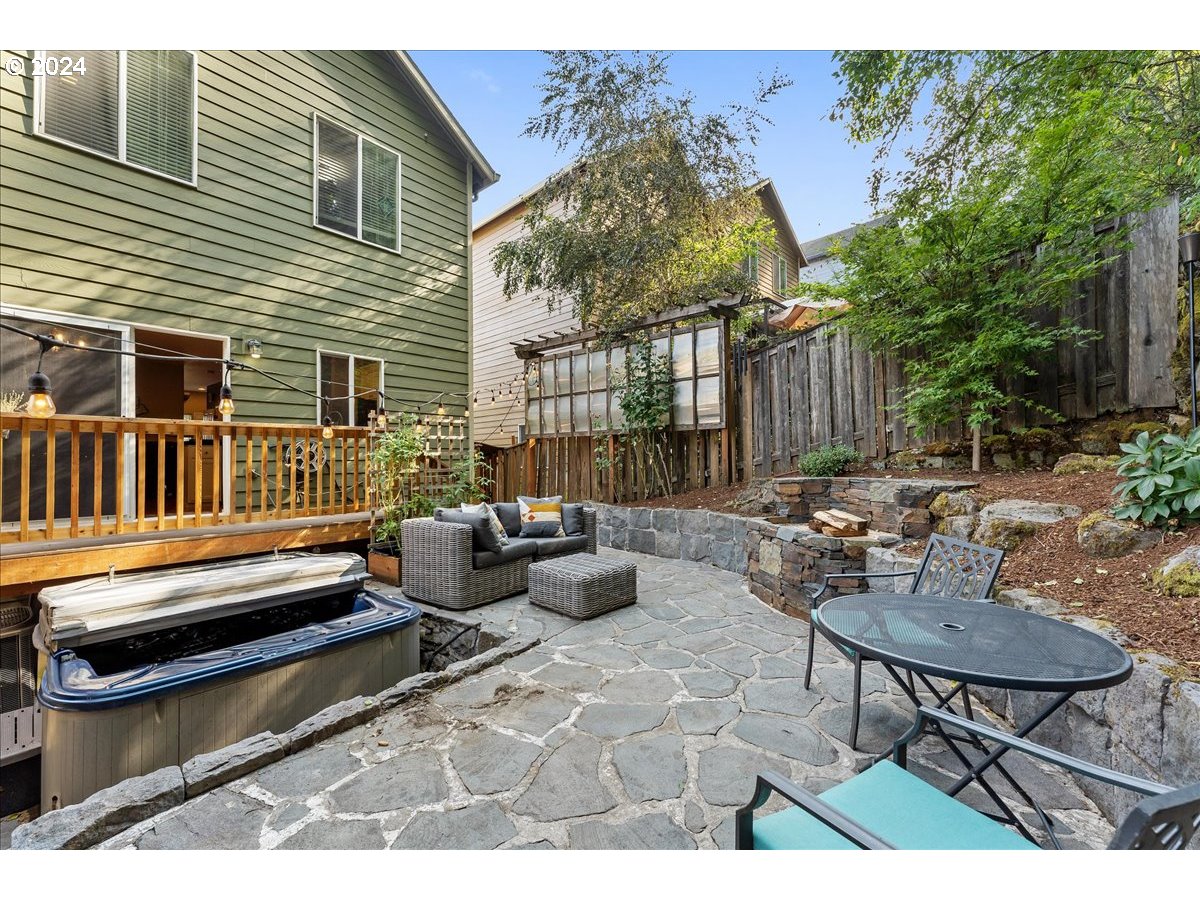 14718 SW CATALINA DR