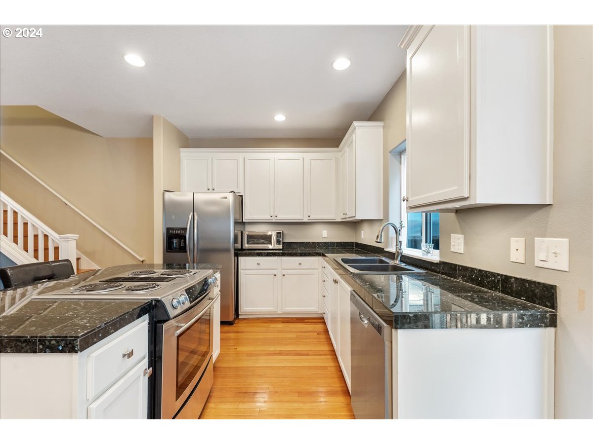 14718 SW CATALINA DR