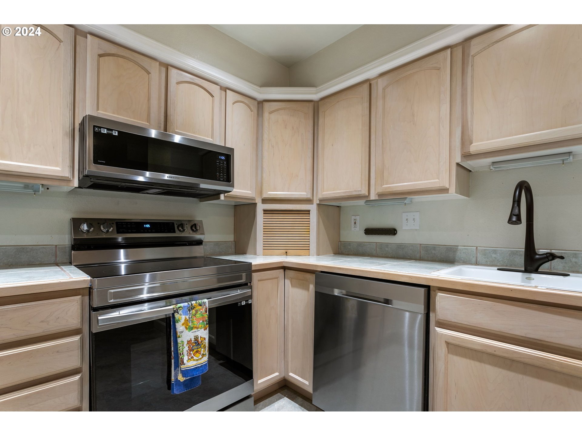 8720 SW TUALATIN RD Unit: 122