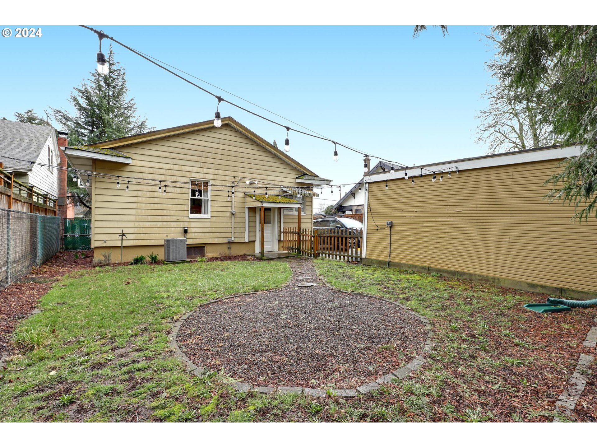 1719 SE CESAR E CHAVEZ BLVD