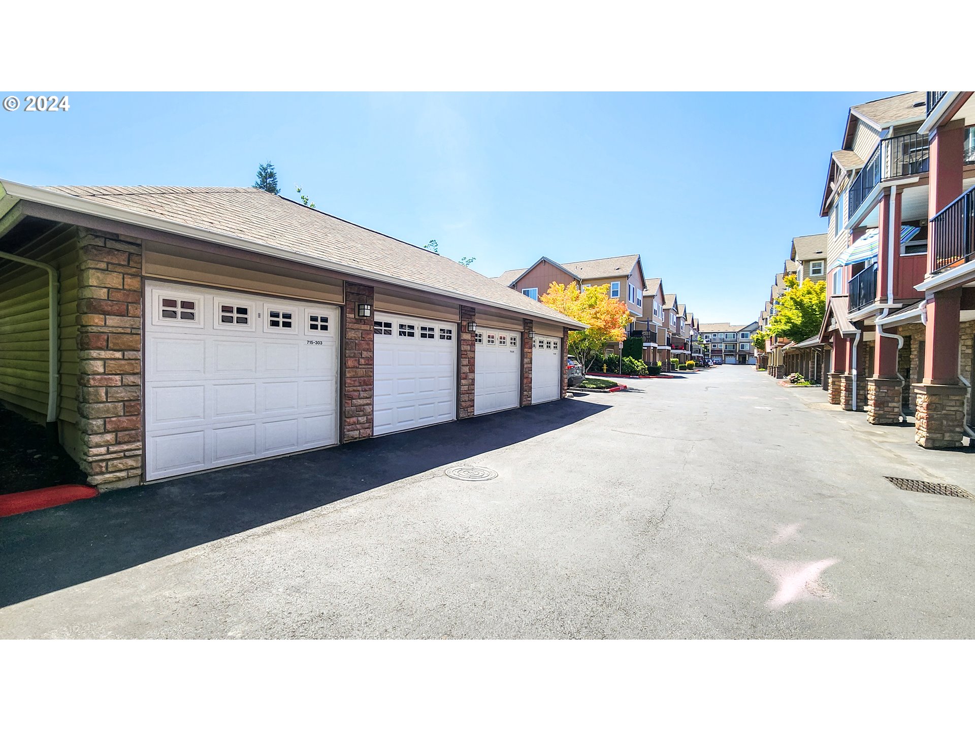 715 NW FALLING WATERS LN 303