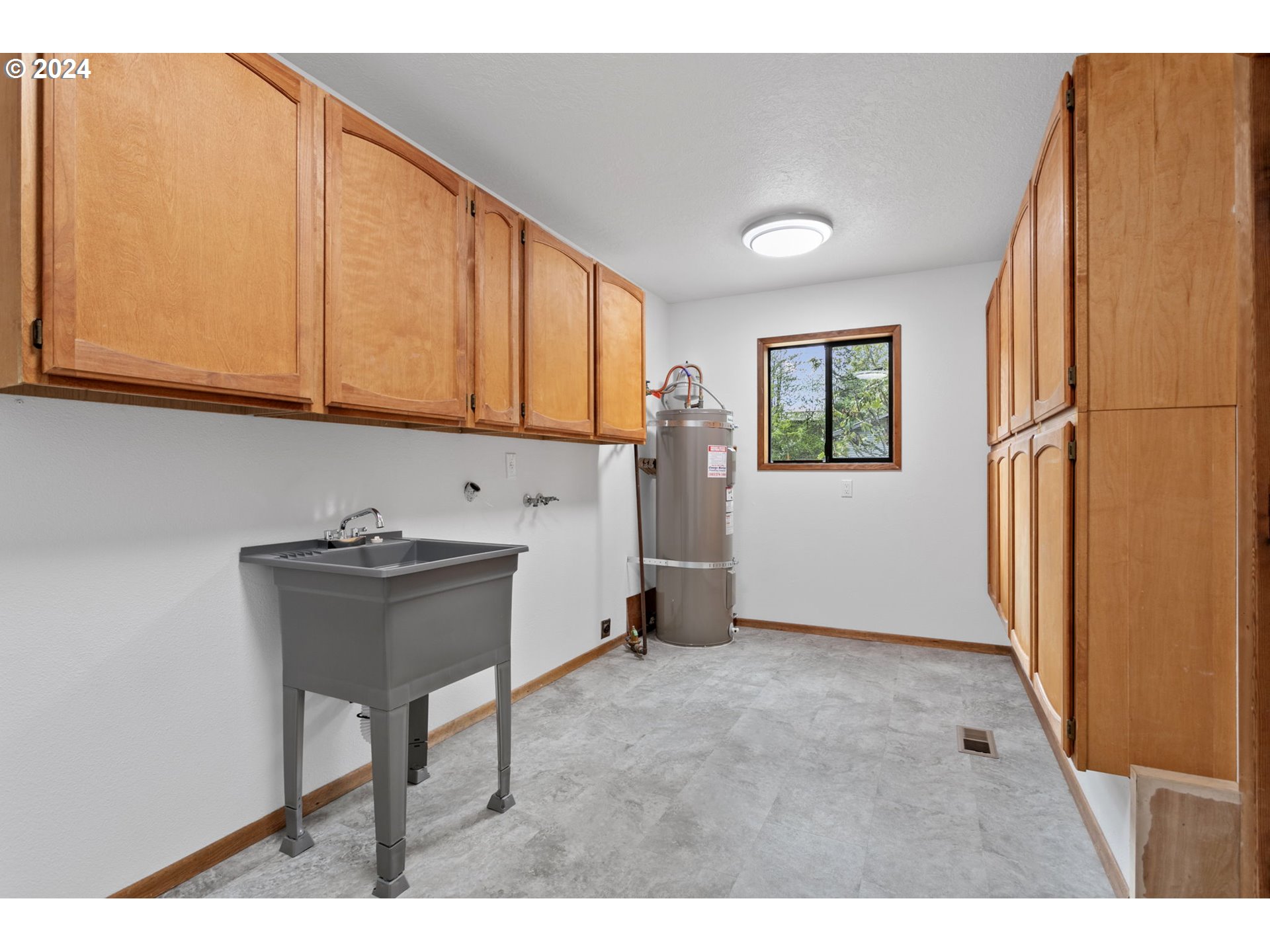 16690 SW HIGH HILL LN