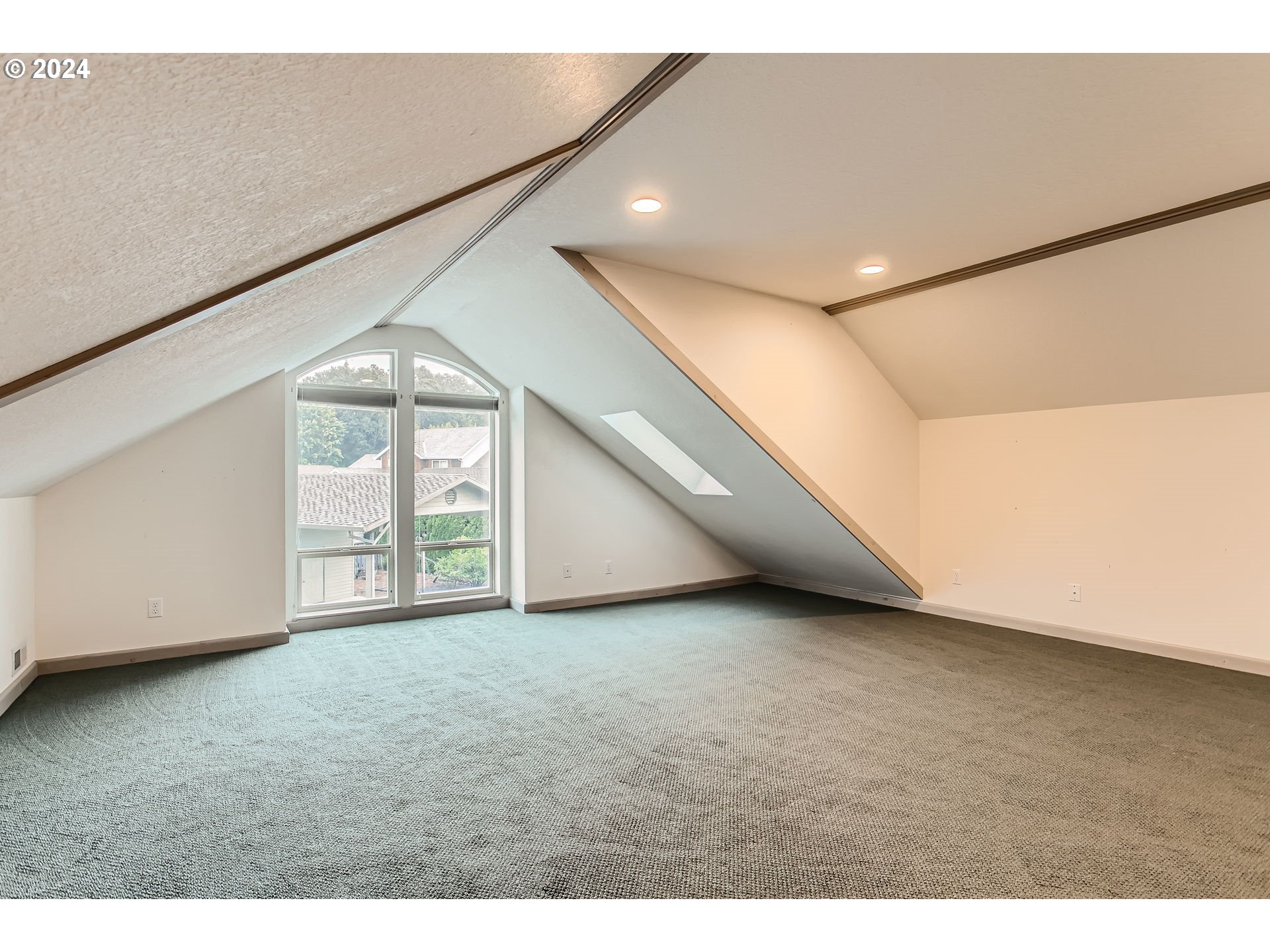 2370 NE JACKSON SCHOOL RD