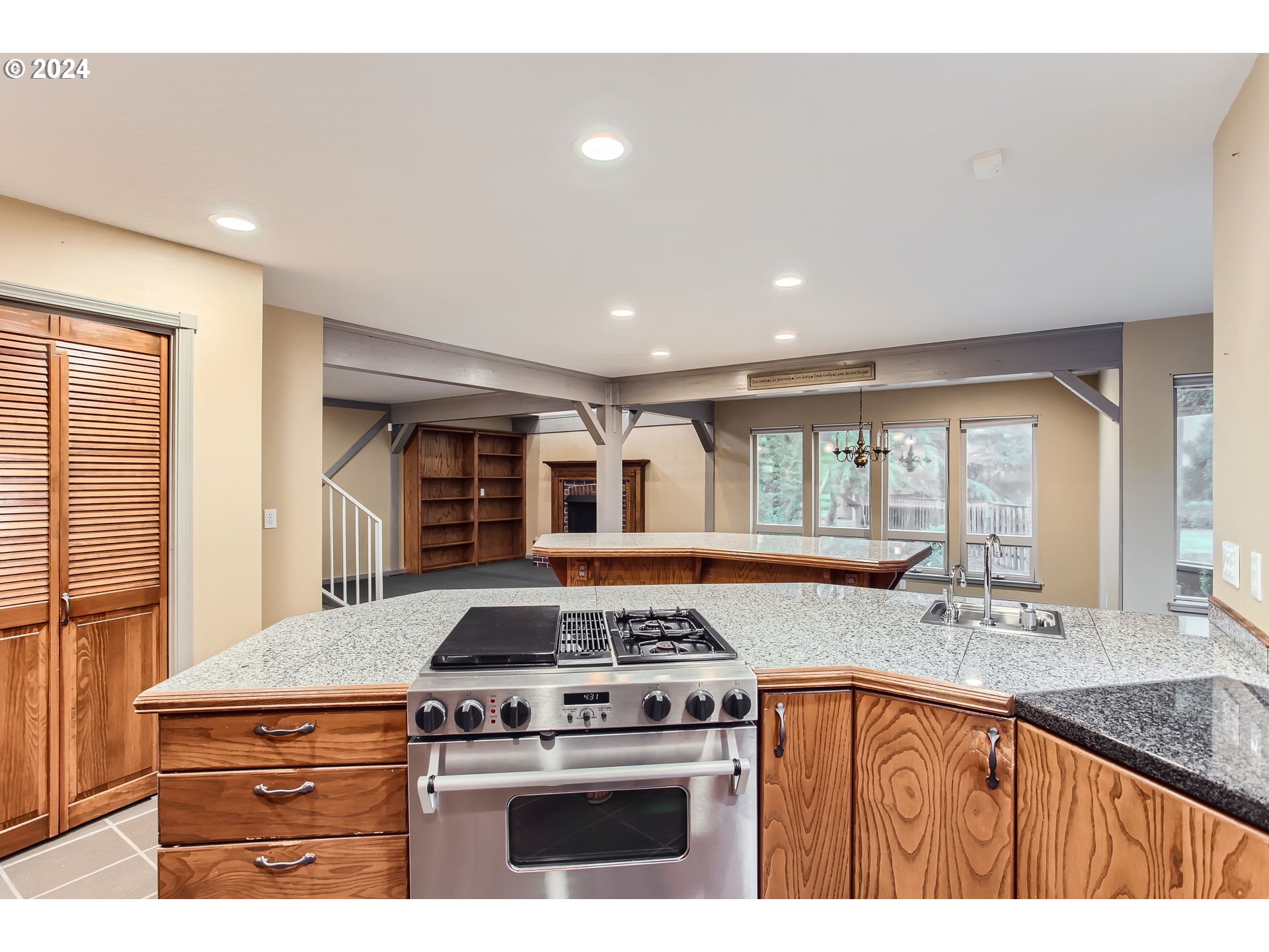 2370 NE JACKSON SCHOOL RD