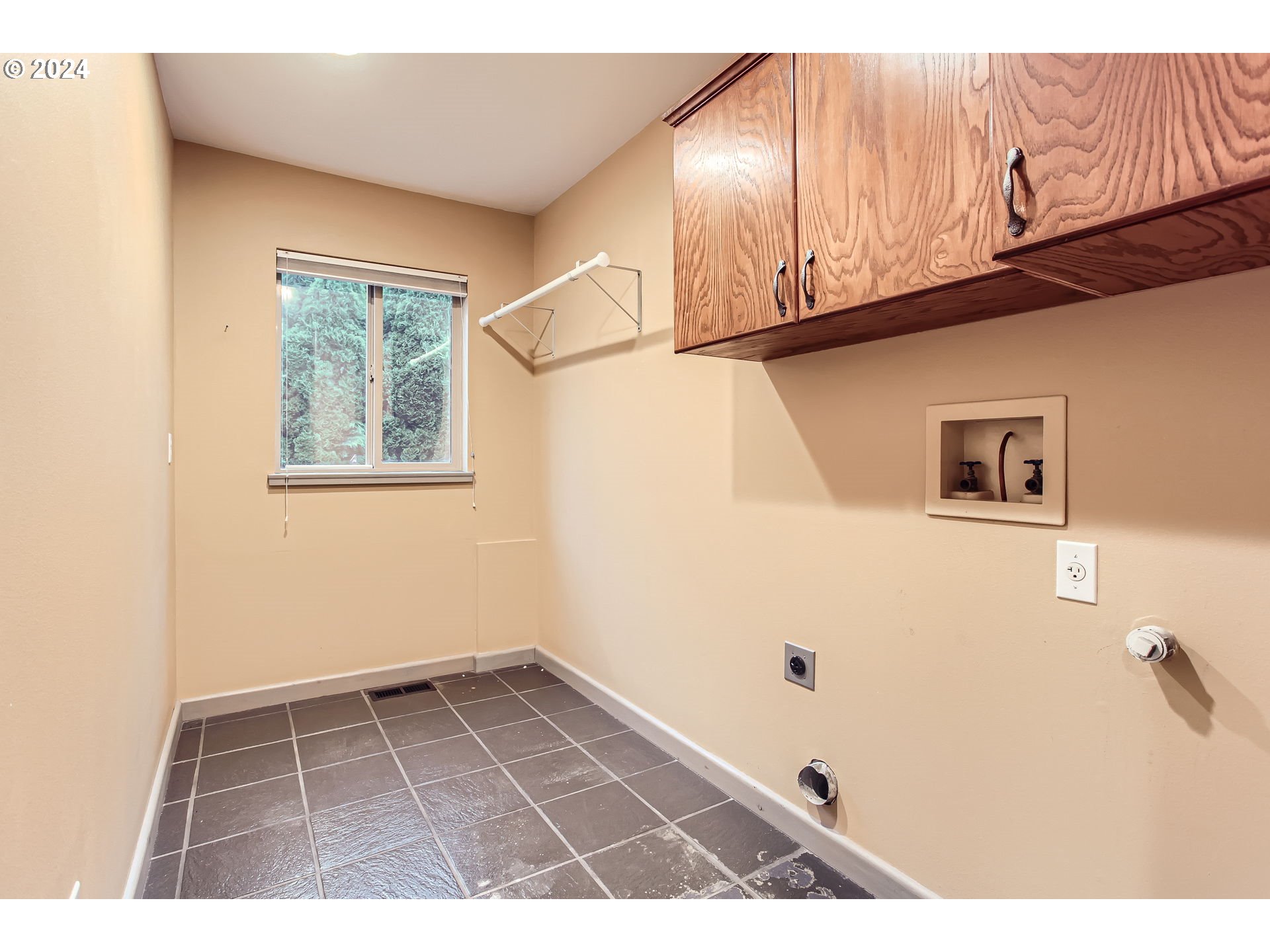 2370 NE JACKSON SCHOOL RD