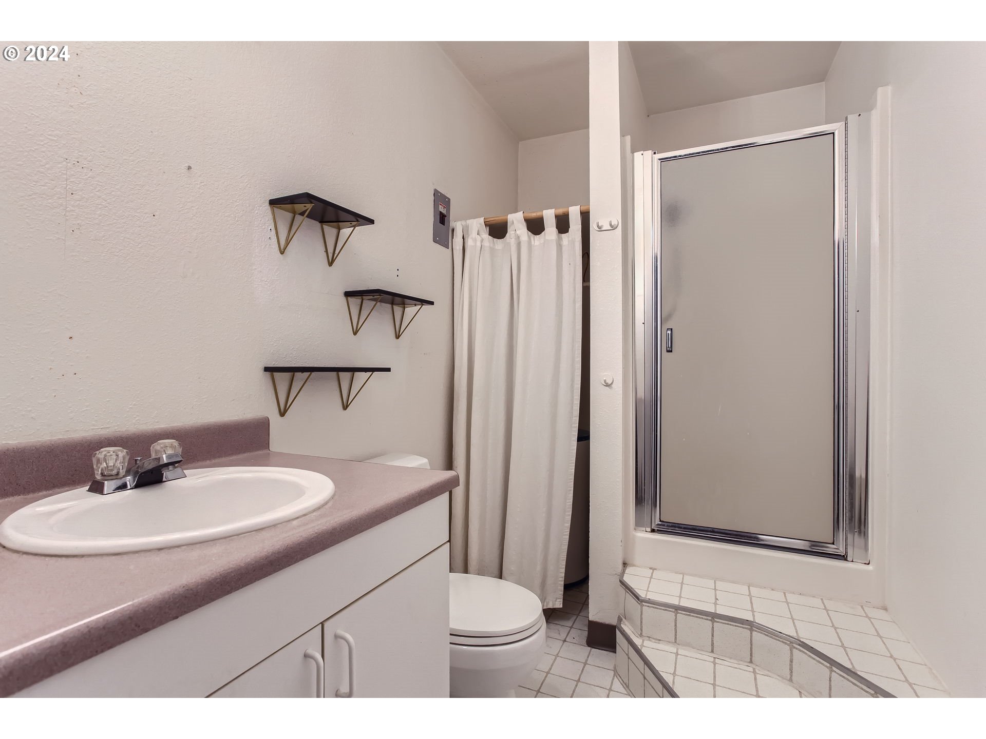 2370 NE JACKSON SCHOOL RD