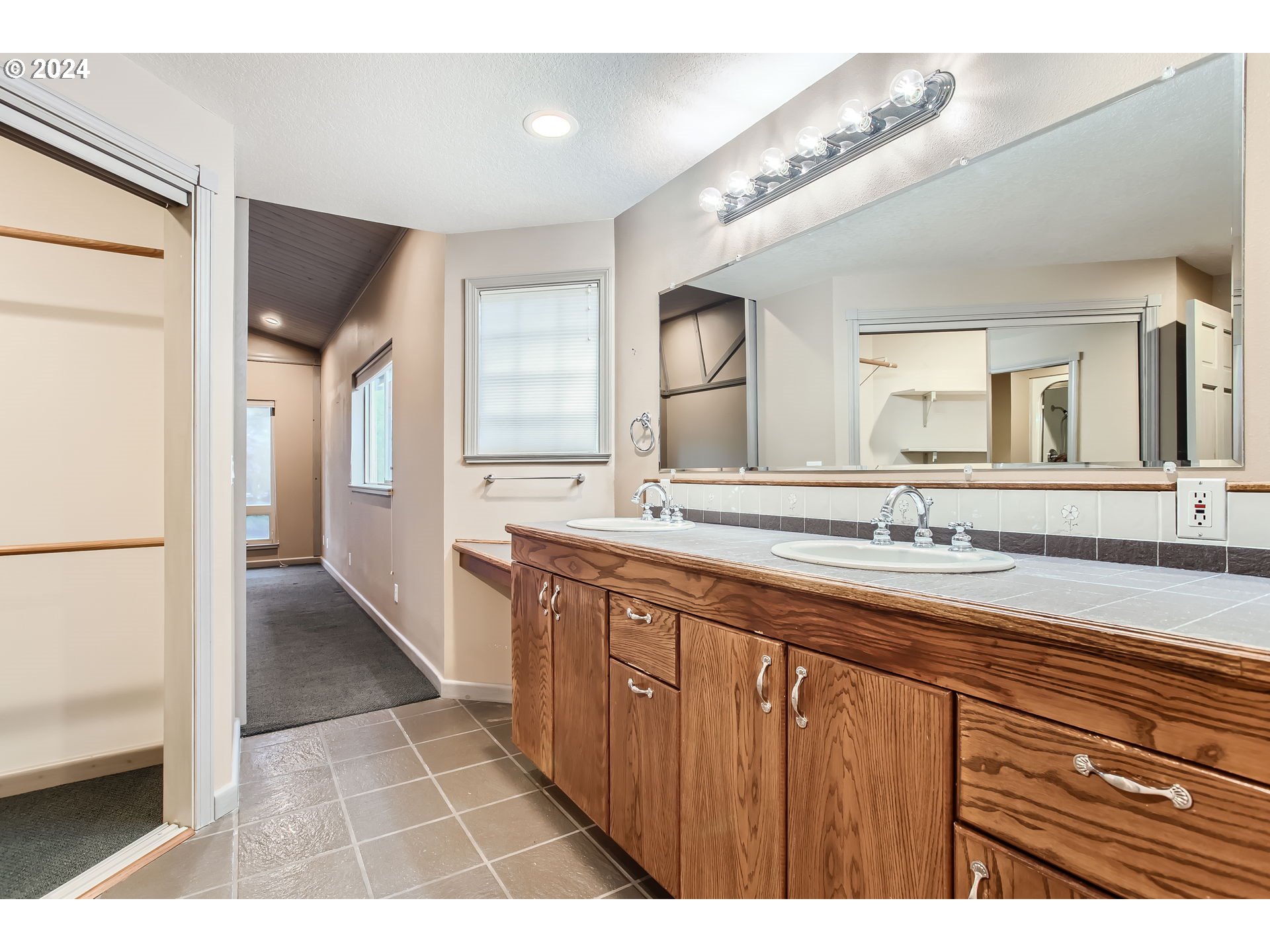 2370 NE JACKSON SCHOOL RD