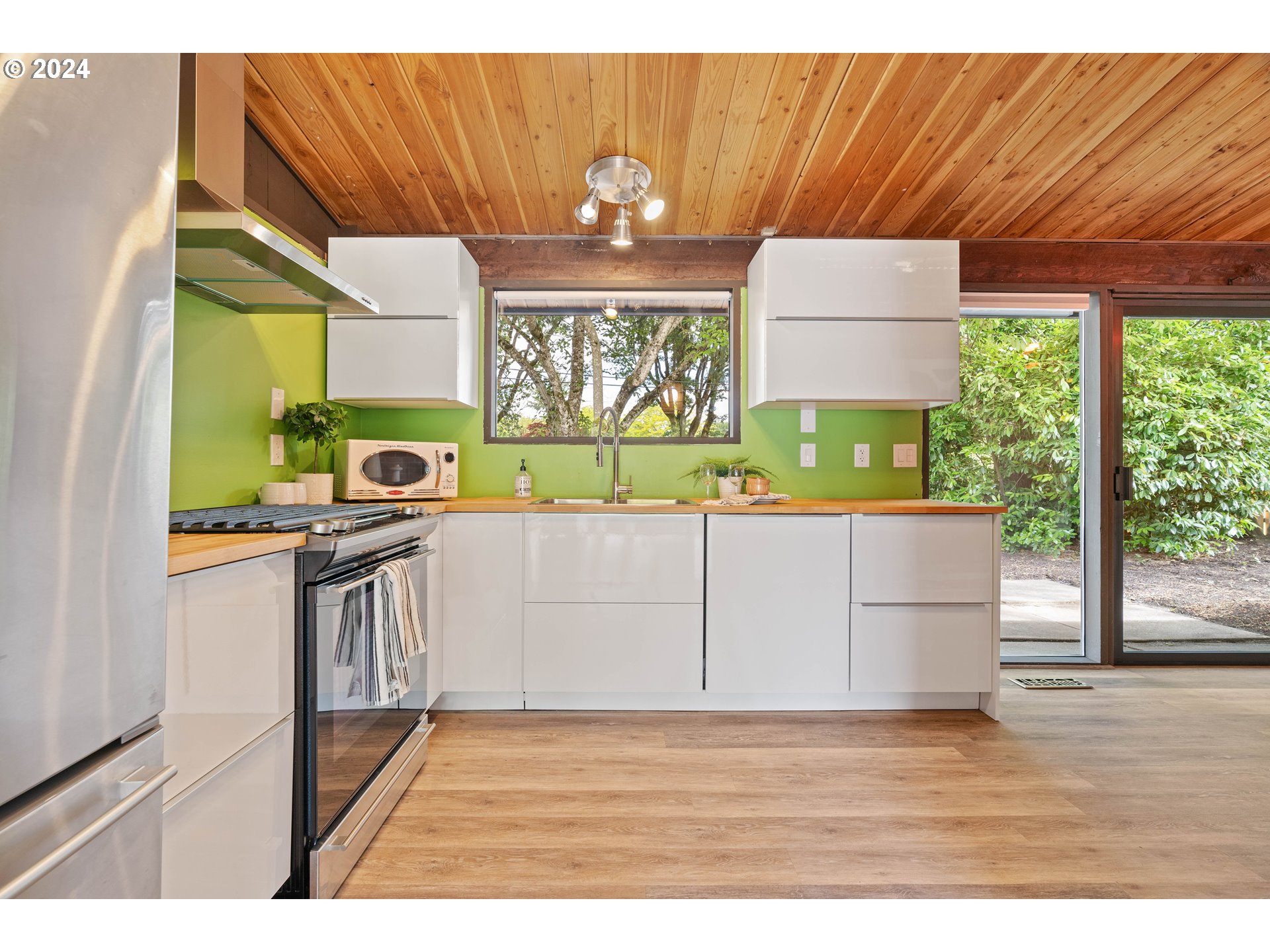 12325 SW PARK WAY SW