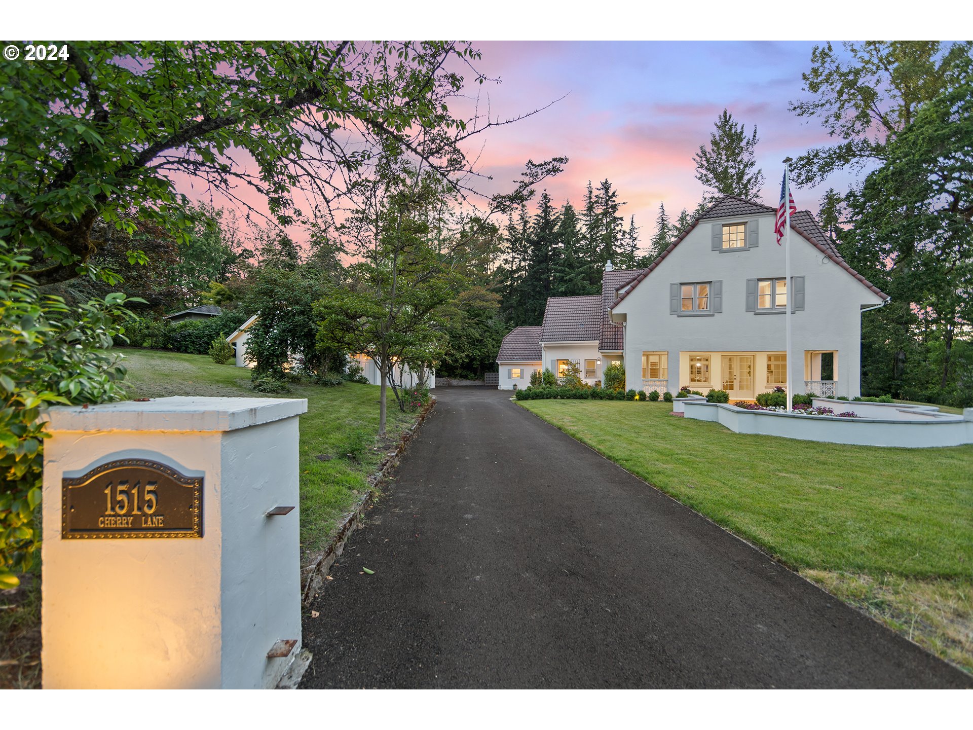 1515 CHERRY LN