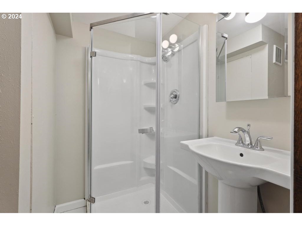 7530 NW SKYLINE BLVD