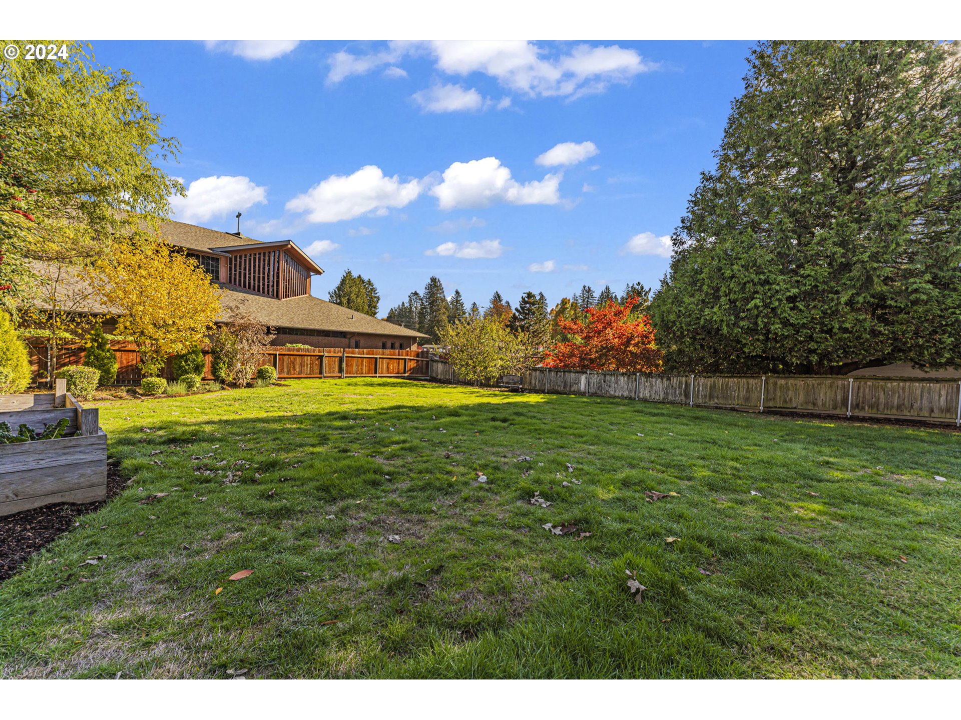 62 NW AVA AVE