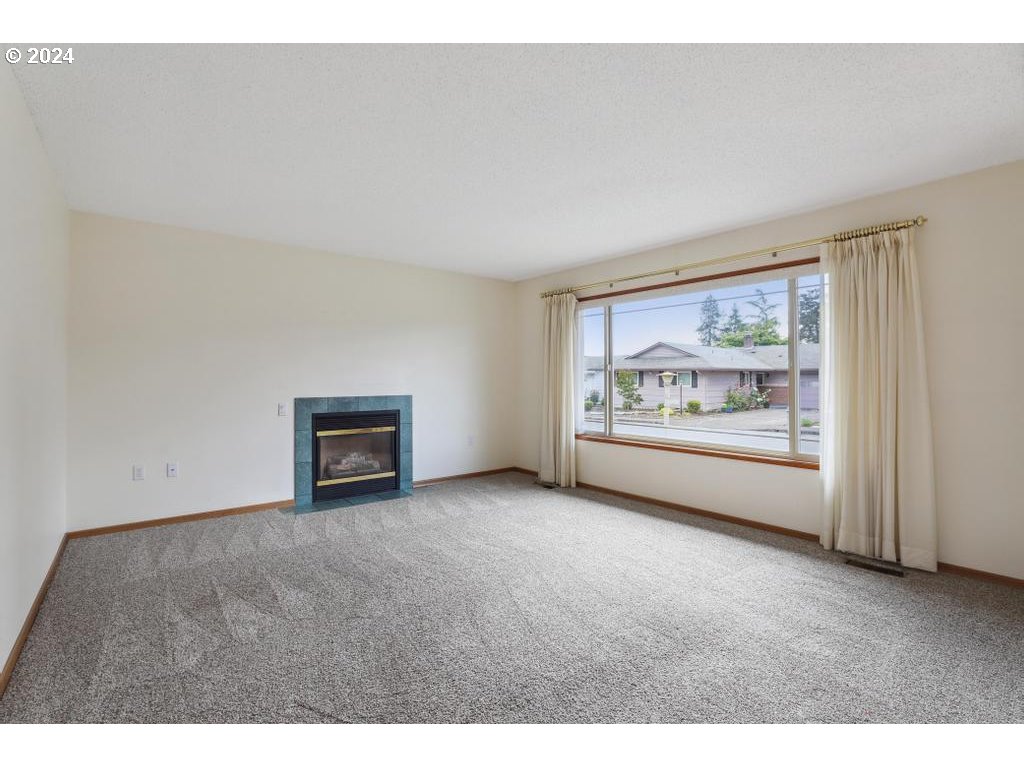 15795 SW QUEEN VICTORIA PL