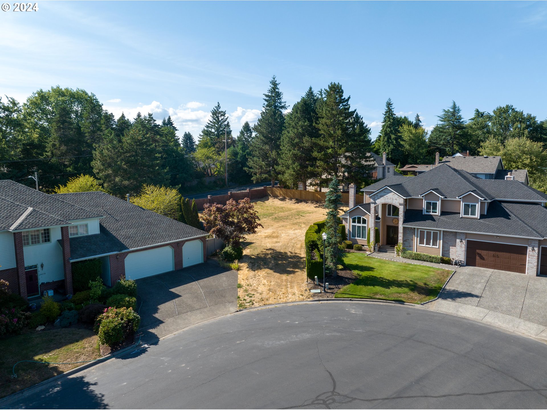 14292 NW LAKESHORE CT