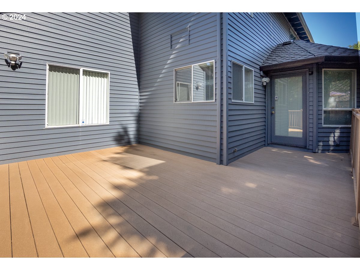 15980 NW BLUERIDGE DR