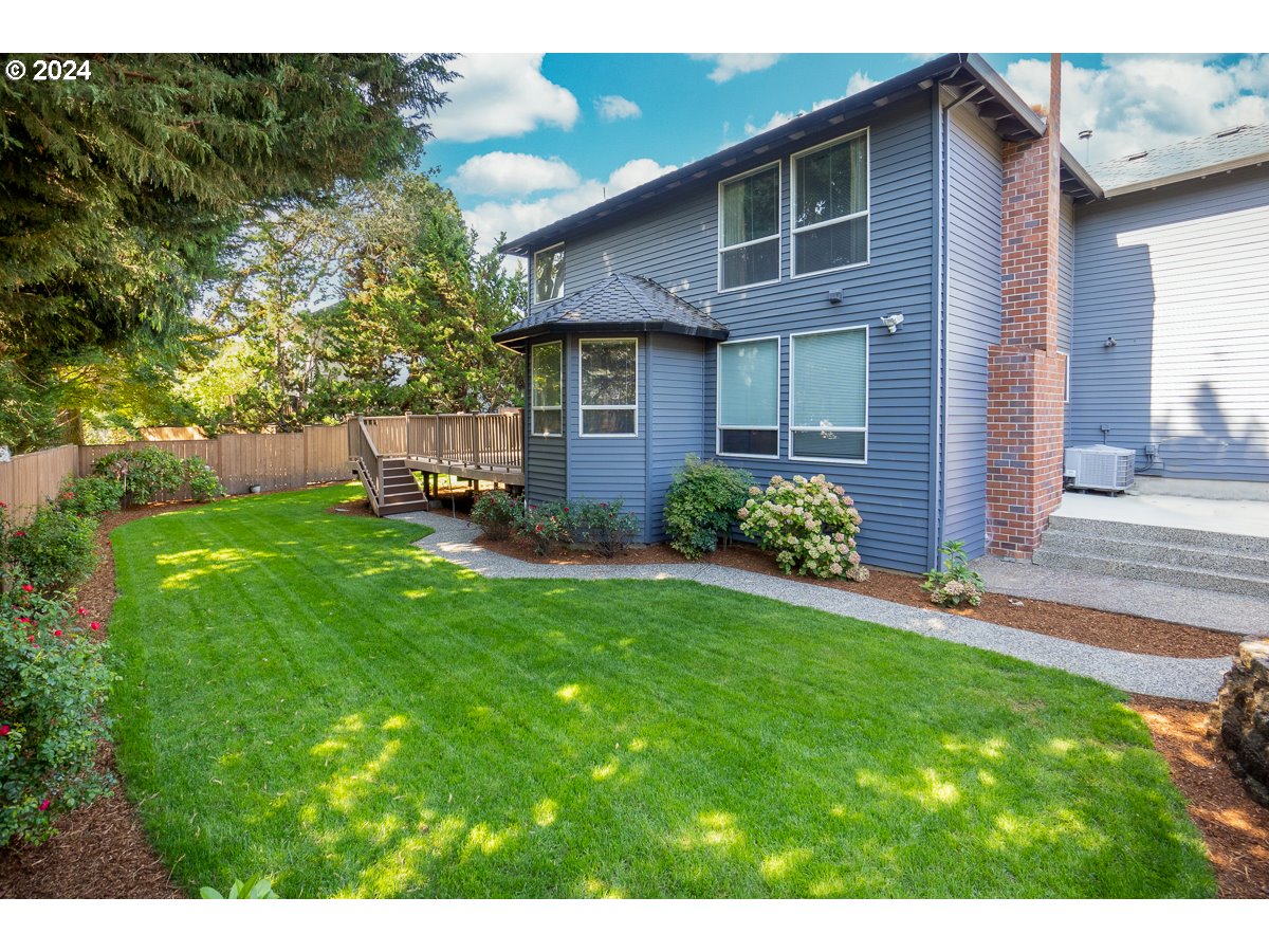 15980 NW BLUERIDGE DR