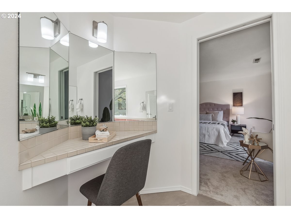 15980 NW BLUERIDGE DR