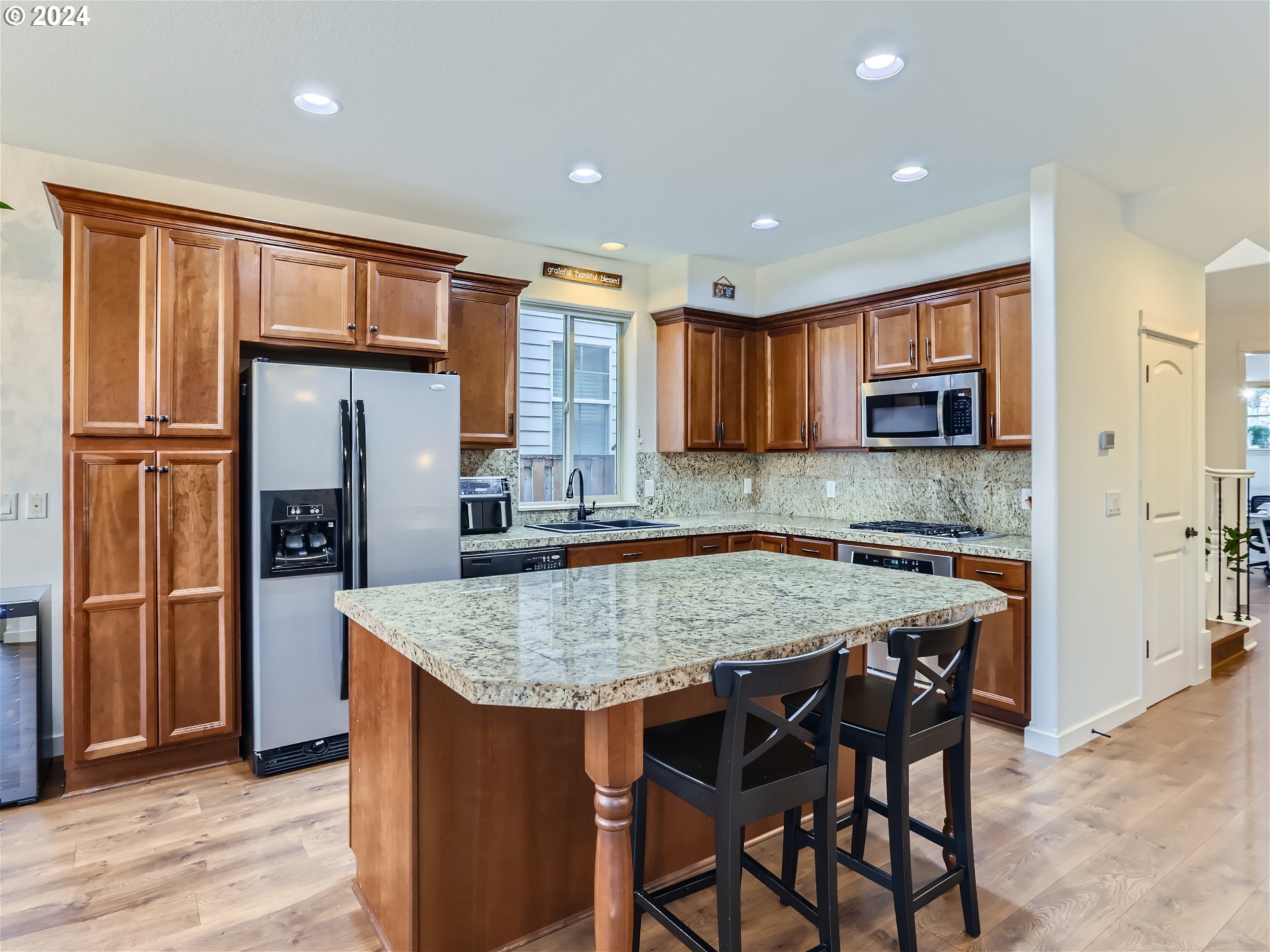 177 NE IRONCREEK TER