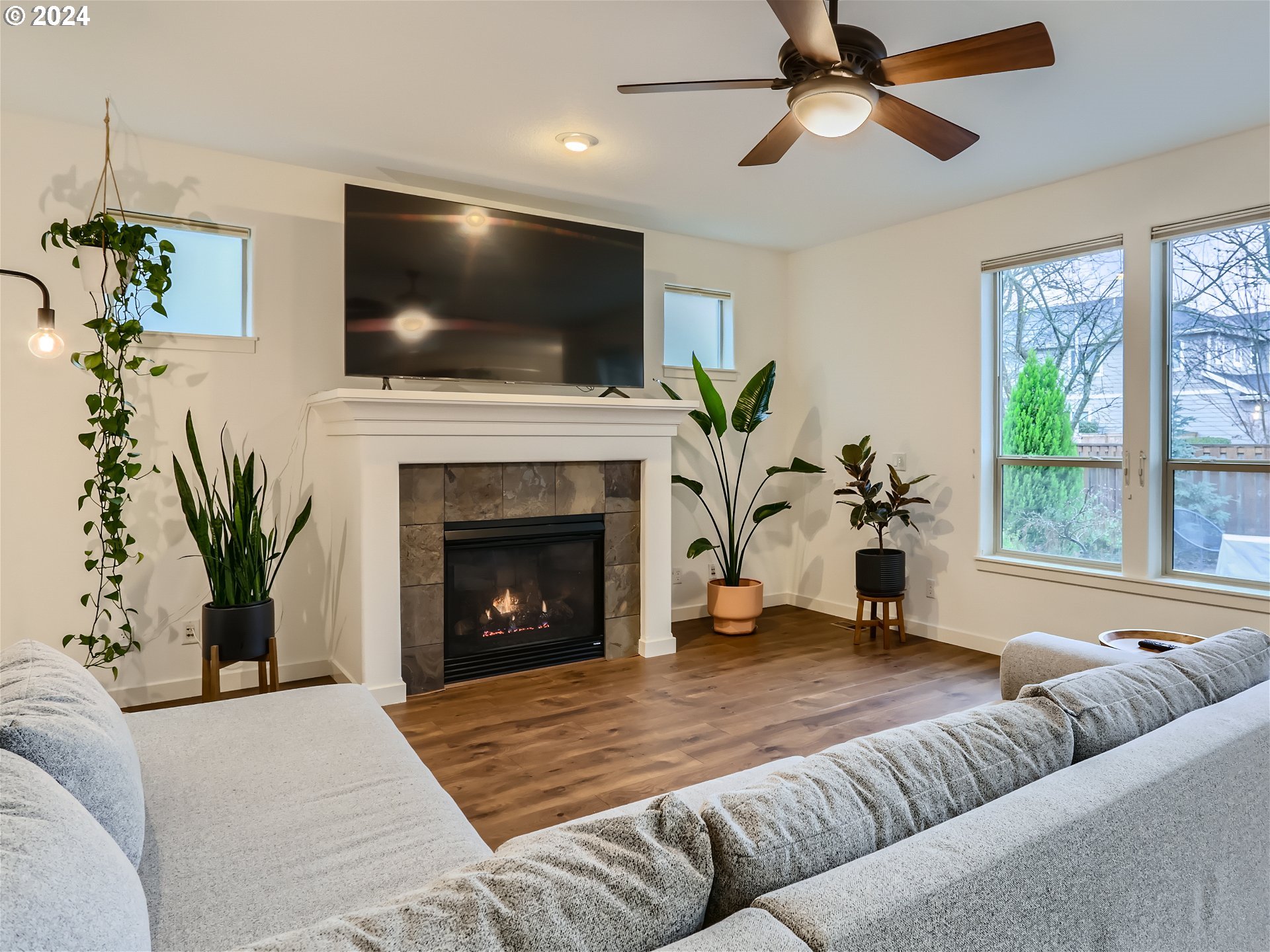 177 NE IRONCREEK TER