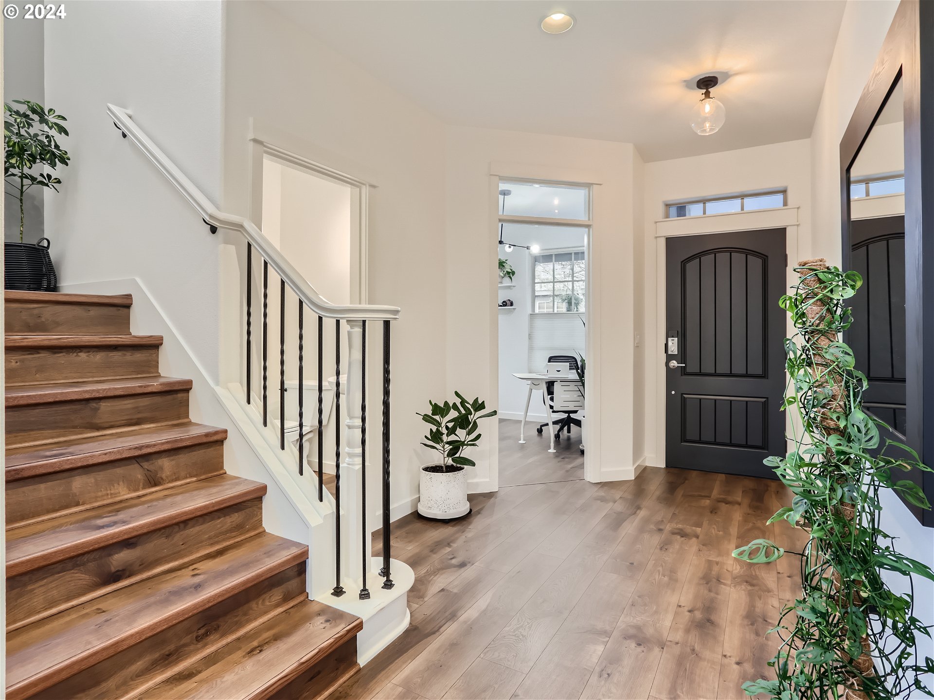 177 NE IRONCREEK TER