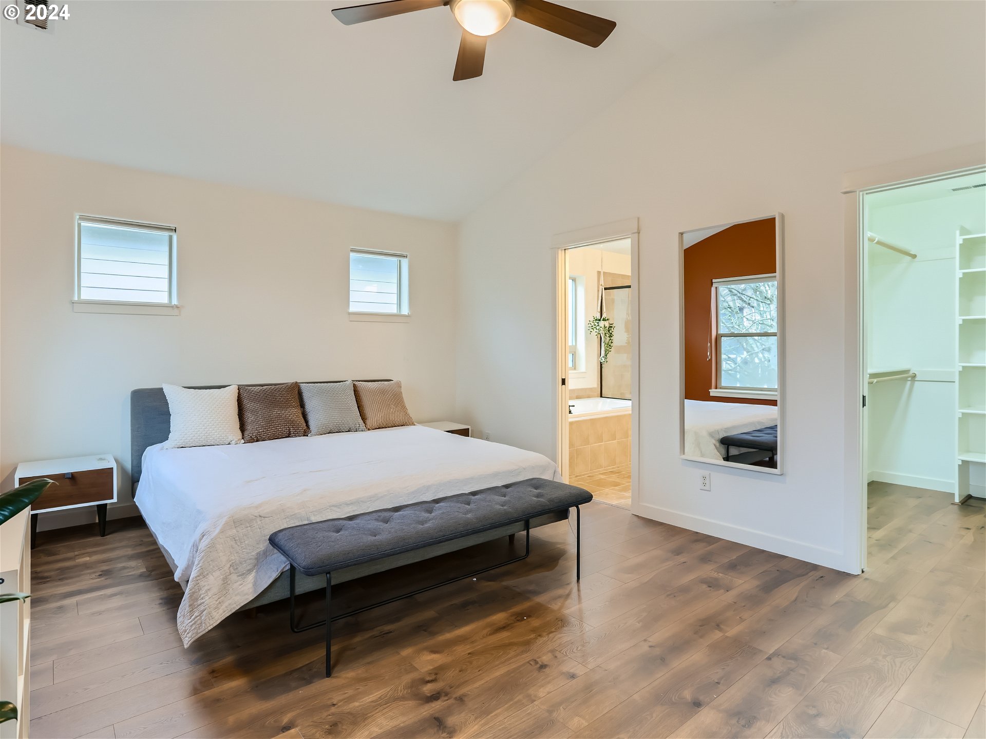 177 NE IRONCREEK TER