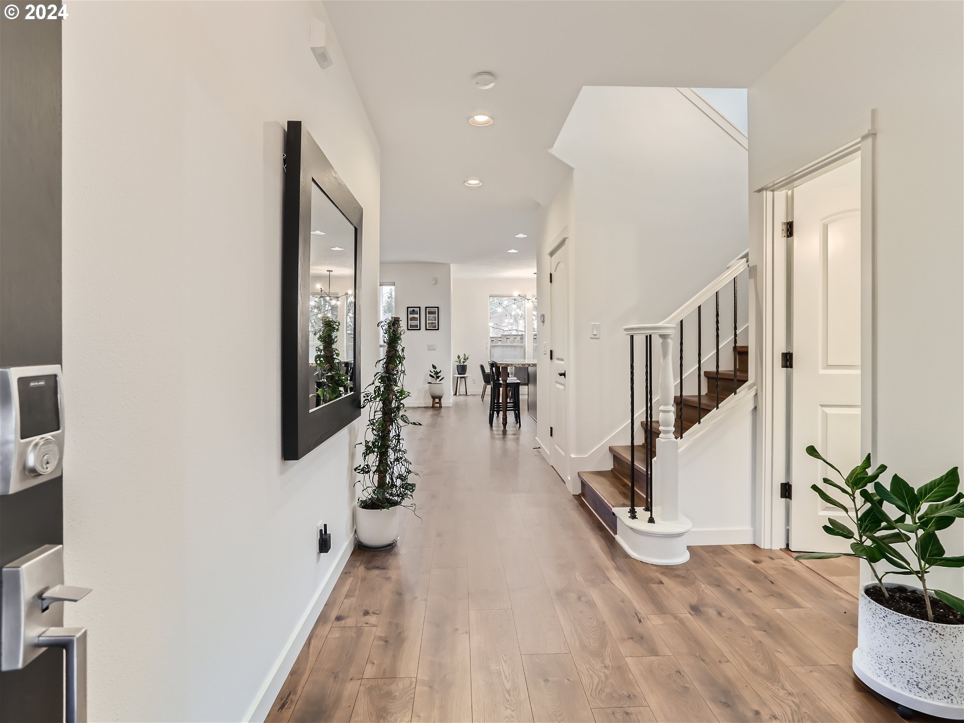 177 NE IRONCREEK TER