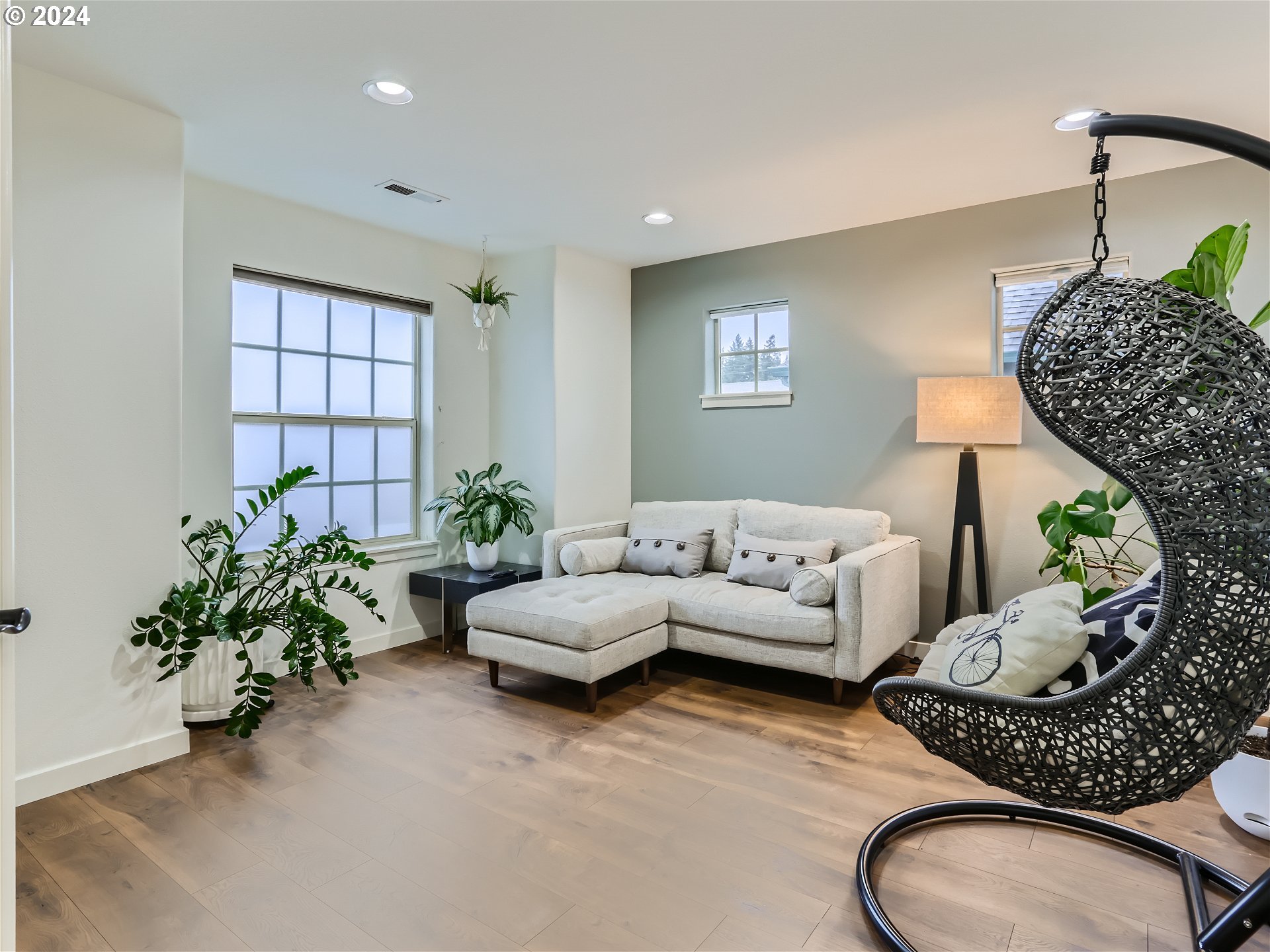 177 NE IRONCREEK TER