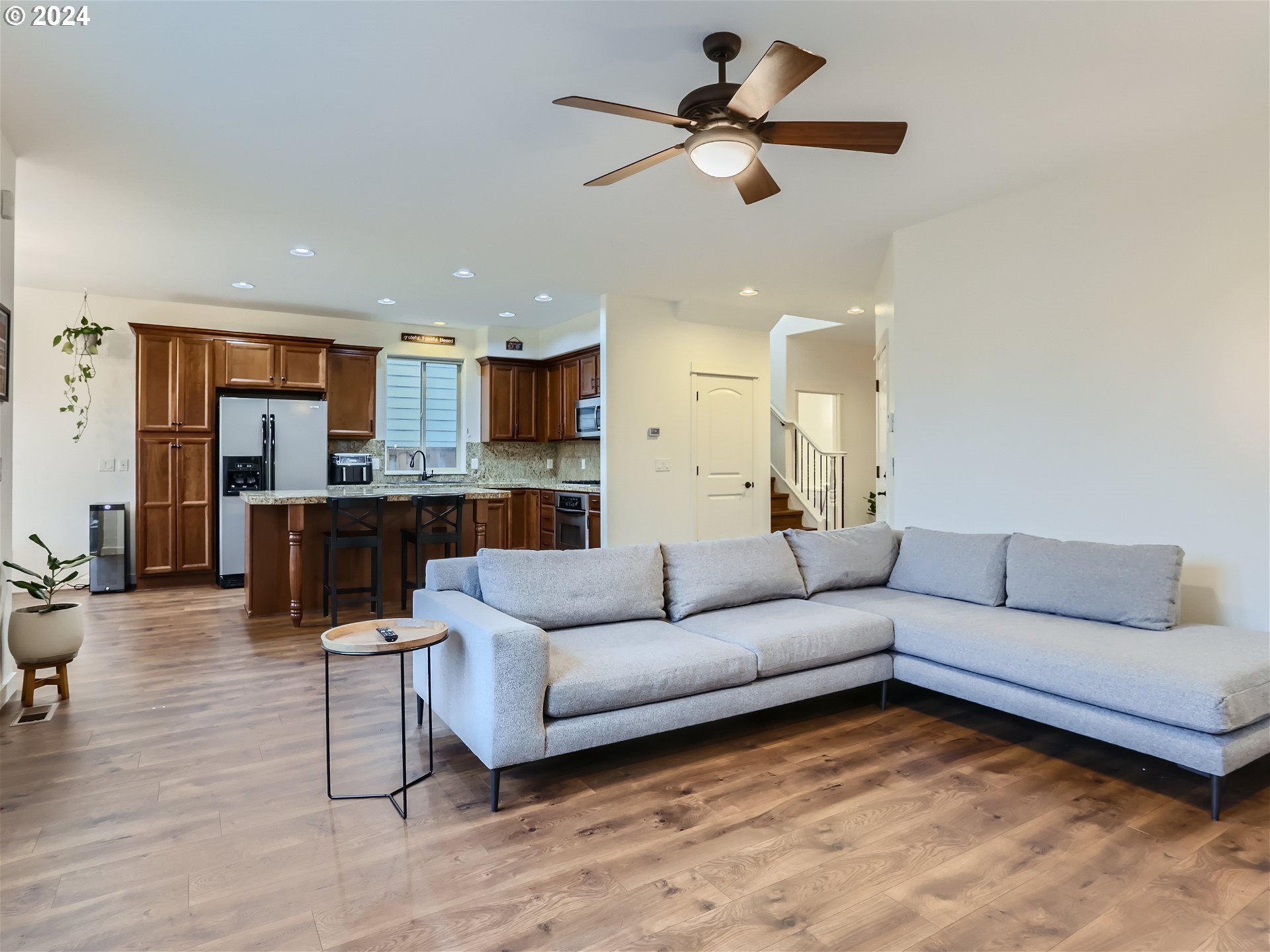 177 NE IRONCREEK TER