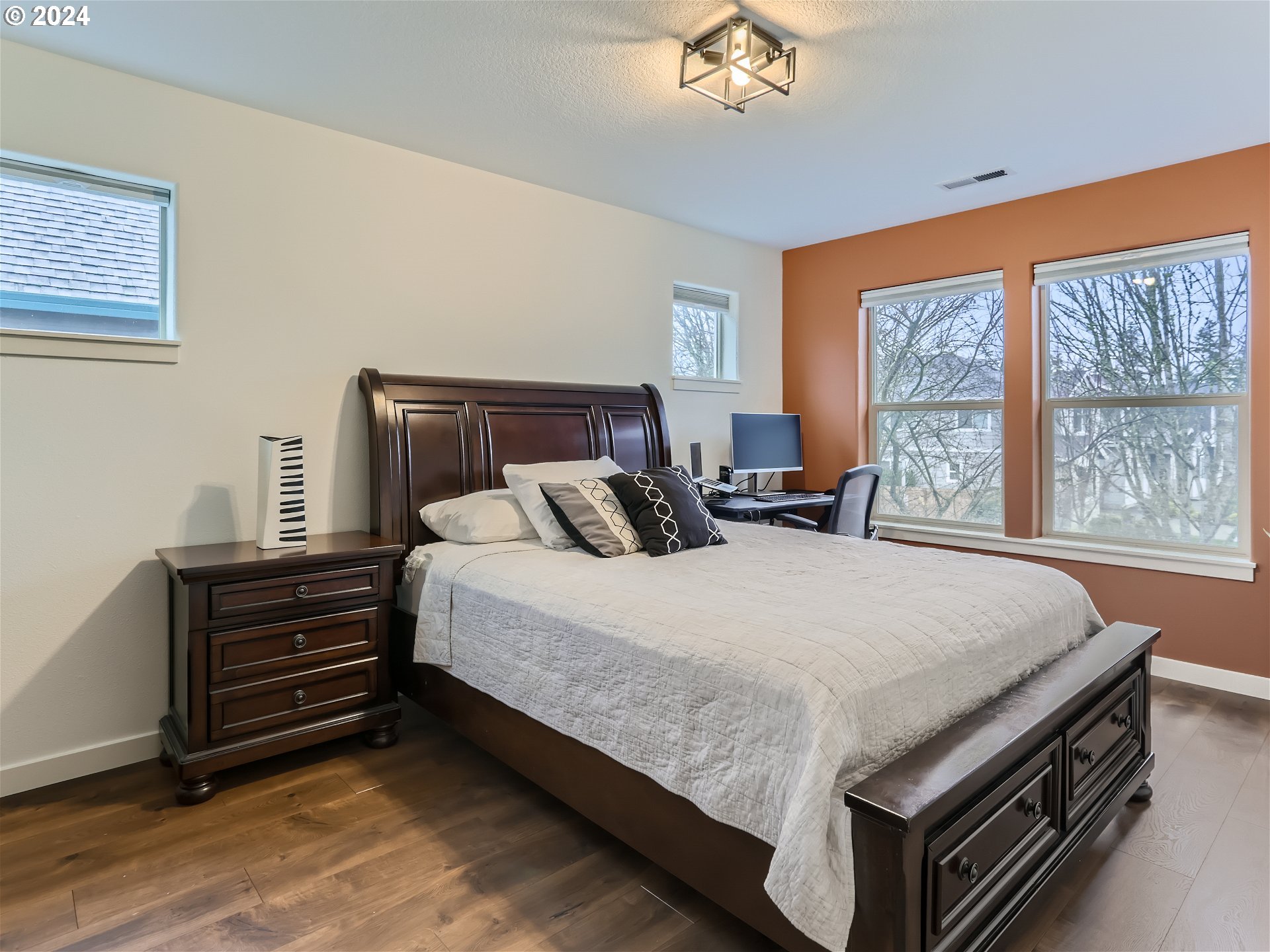 177 NE IRONCREEK TER