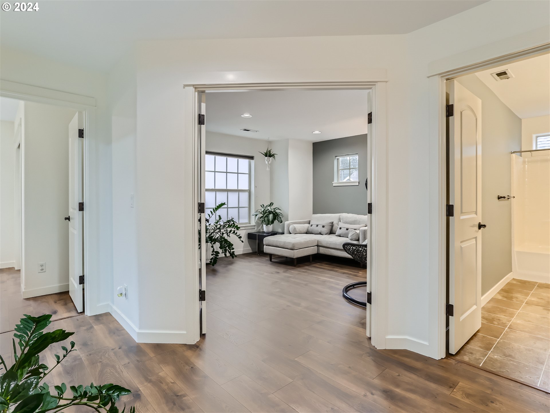 177 NE IRONCREEK TER