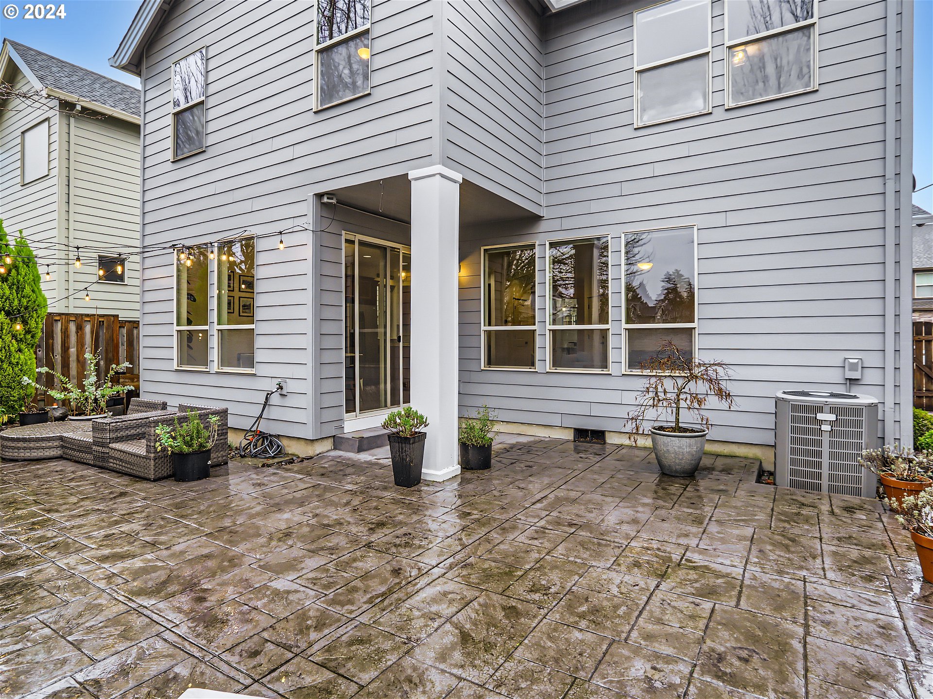 177 NE IRONCREEK TER